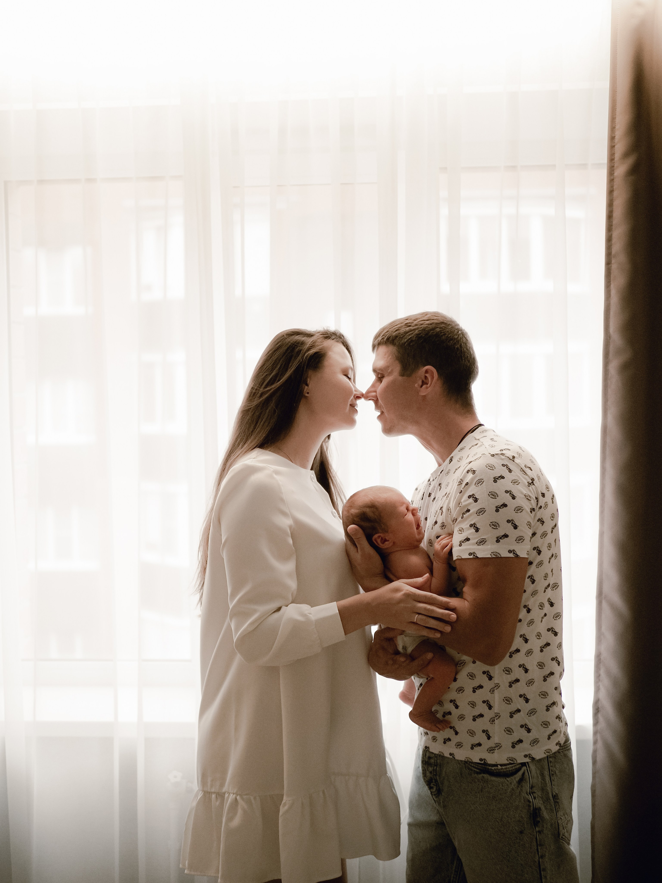 Нежность первой встречи. Фотограф Рязань. Семейный Свадебный фотограф