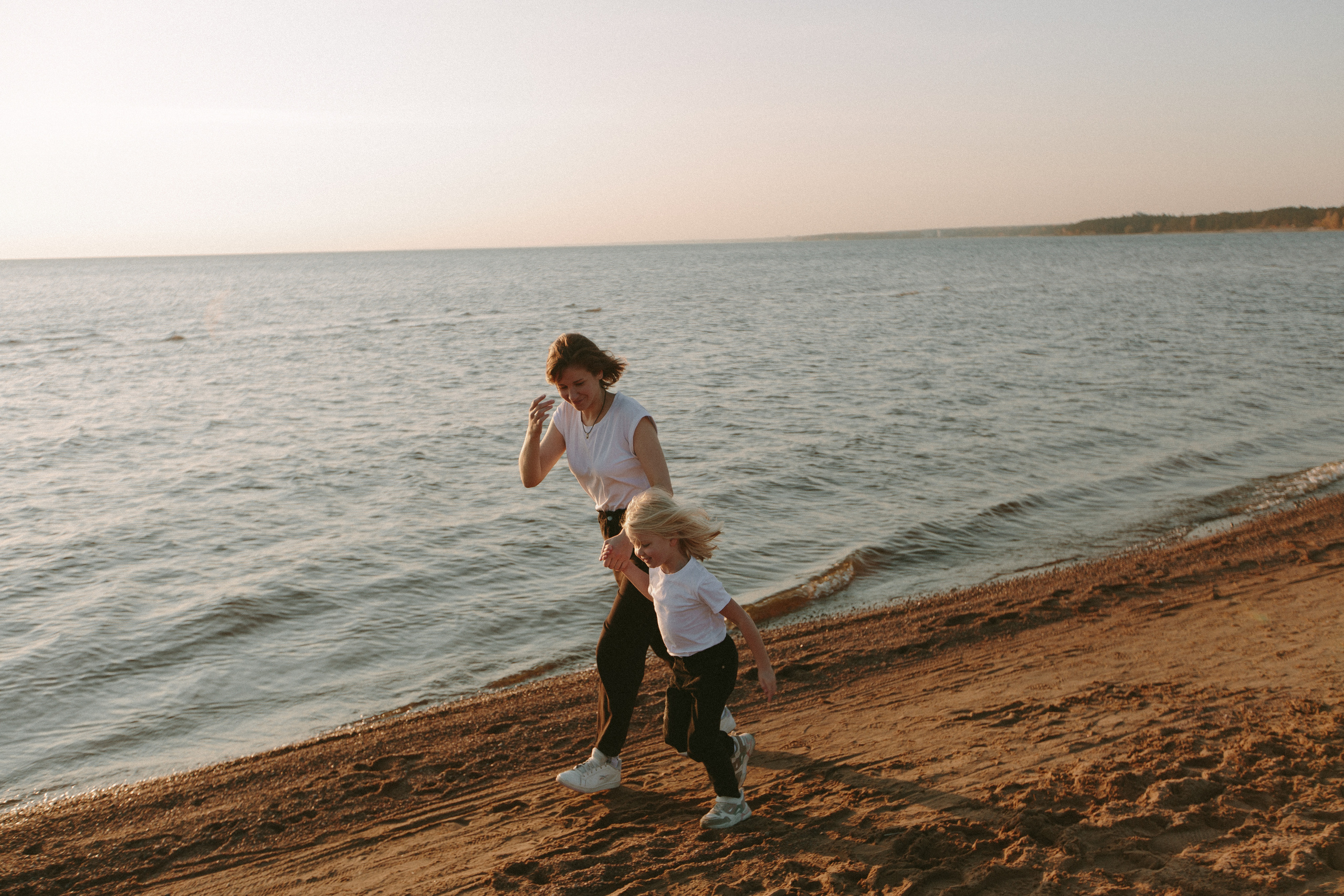 Оля и Варя. Свадебный фотограф Таня Караисаева