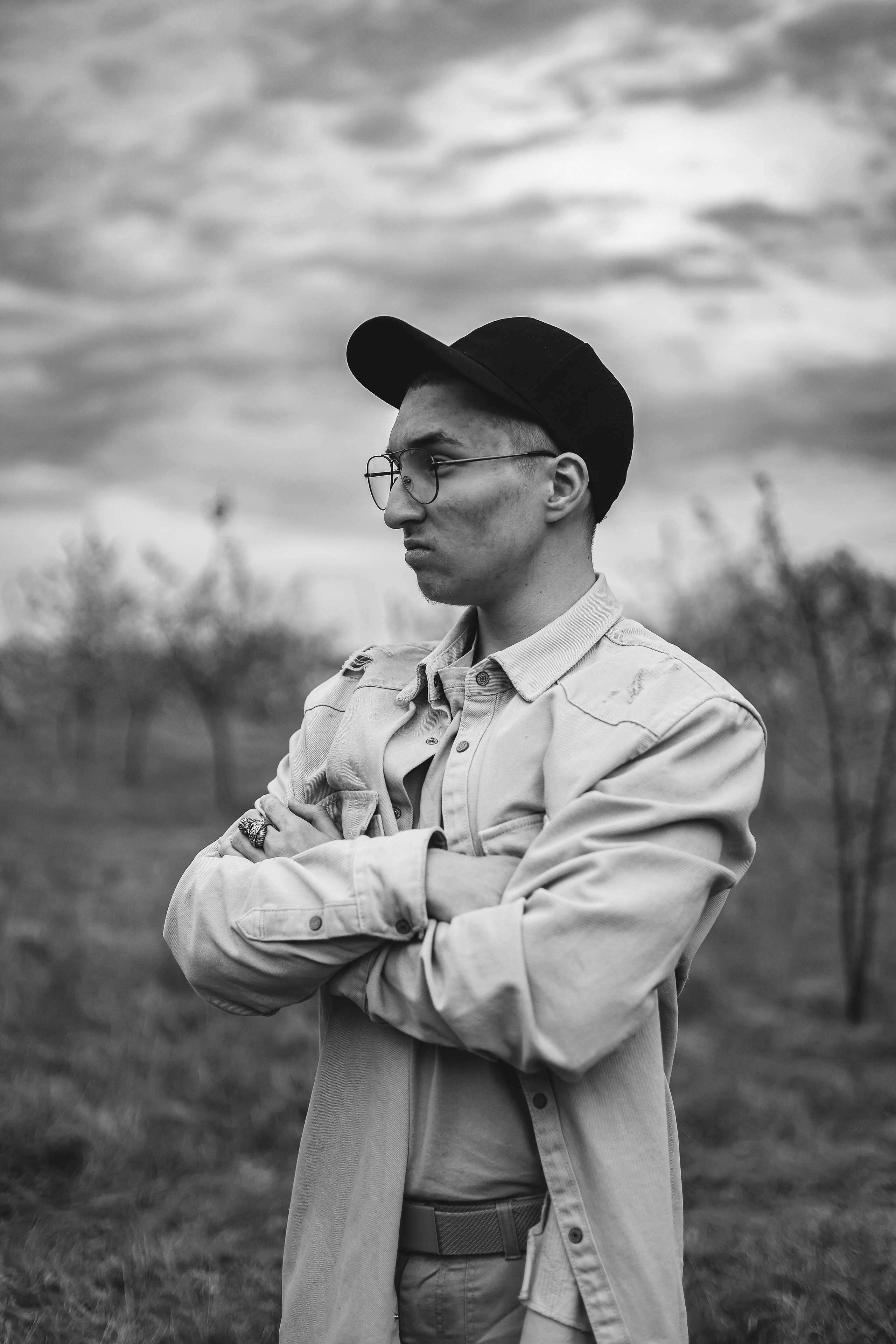 МУЖСКИЙ ПОРТРЕТЫ УЛИЦА. Фотограф Красноярск съемки лавстори, фотосессия в студии, портретная съемка, творческие фотосессии