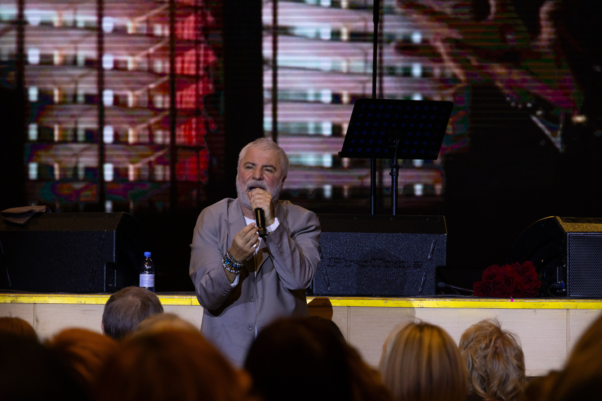 Сосо Павлиашвили КРАСНОЯРСК. Фотограф Красноярск съемки лавстори, фотосессия в студии, портретная съемка, творческие фотосессии