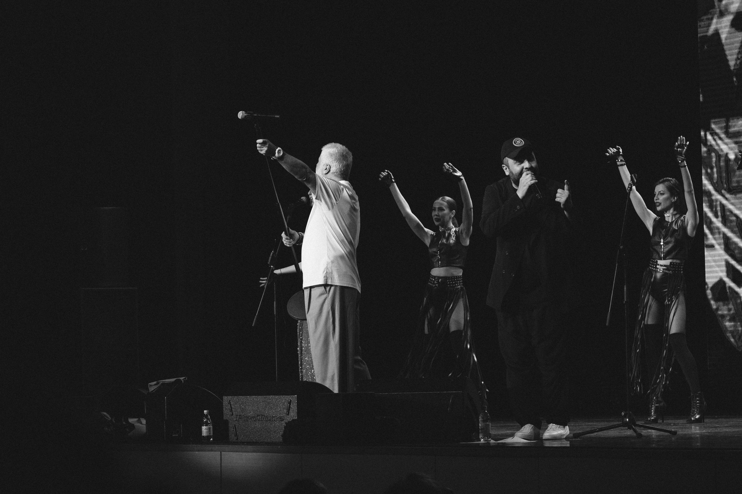 Сосо Павлиашвили в Красноярске 19.02.26. Фотограф Красноярск съемки лавстори, фотосессия в студии, портретная съемка, творческие фотосессии