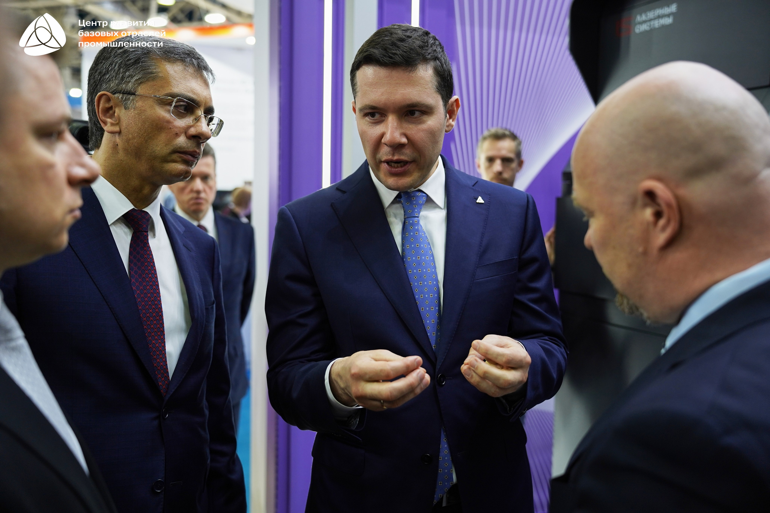 ЭКСПОЦЕНТР Алиханов. Фотограф