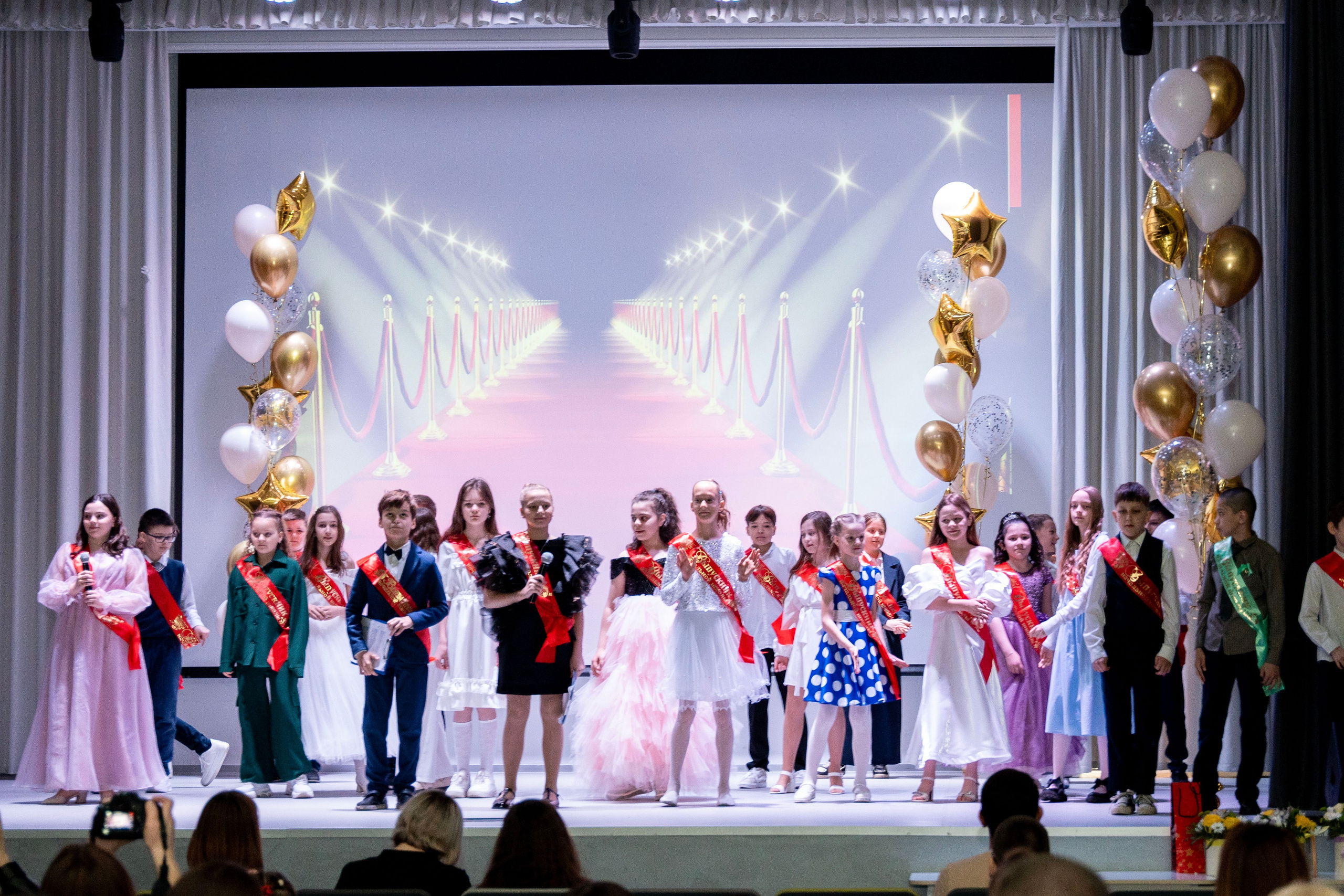 Выпускные 4 классы. Фотограф Юлия Попова