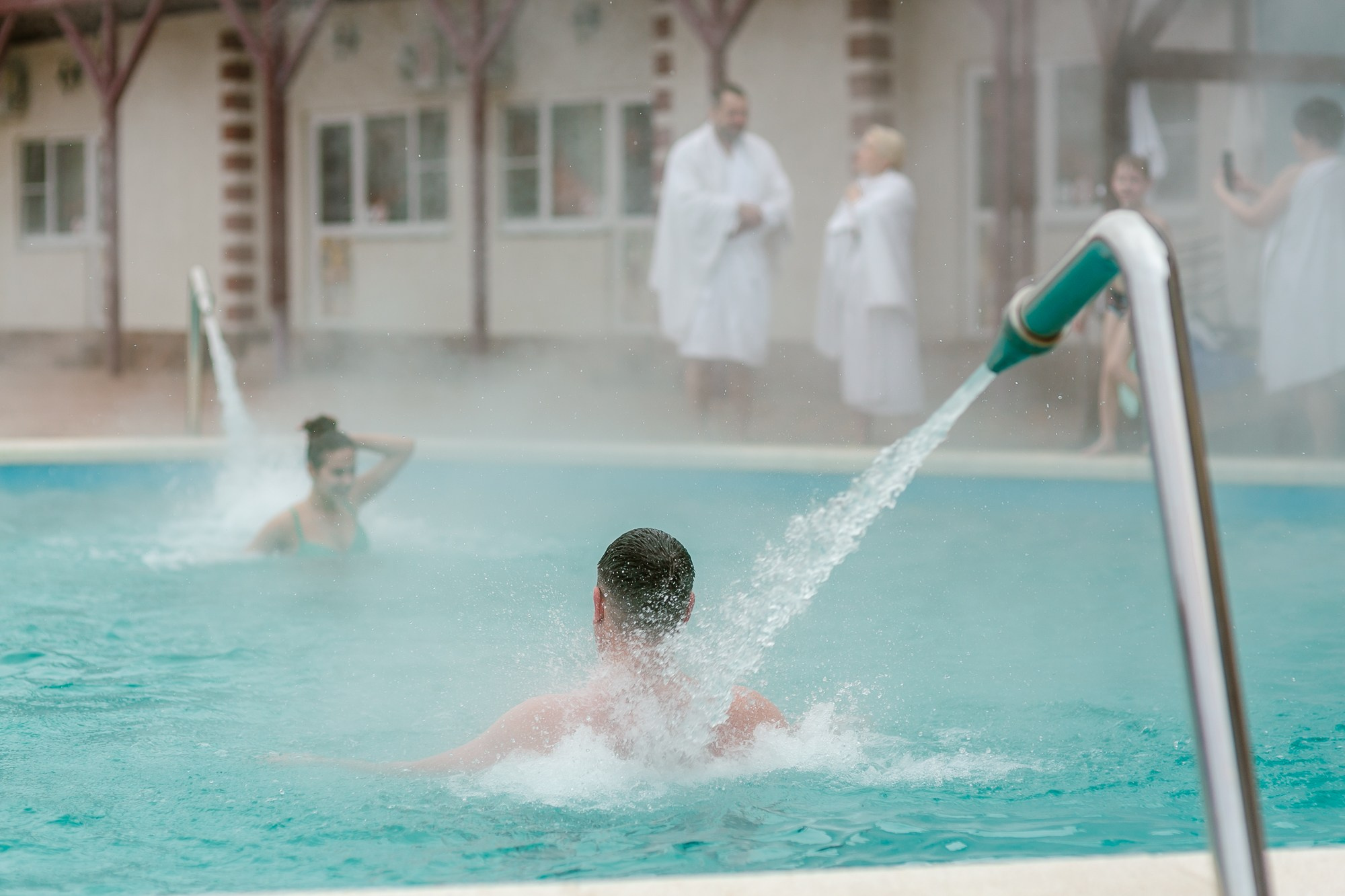 Фотографии территории термального источника март 2024 год