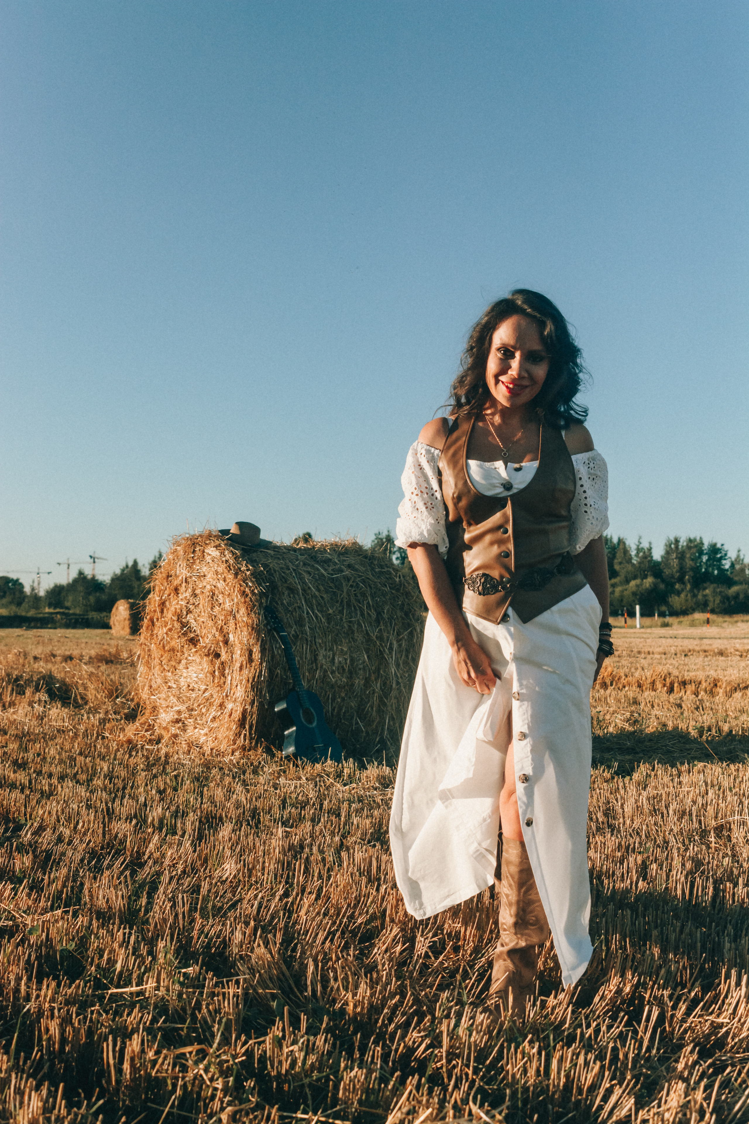 Светлана. Фотосессия со стогами. Портретный фотограф в Санкт-Петербурге Дмитриева Наталия