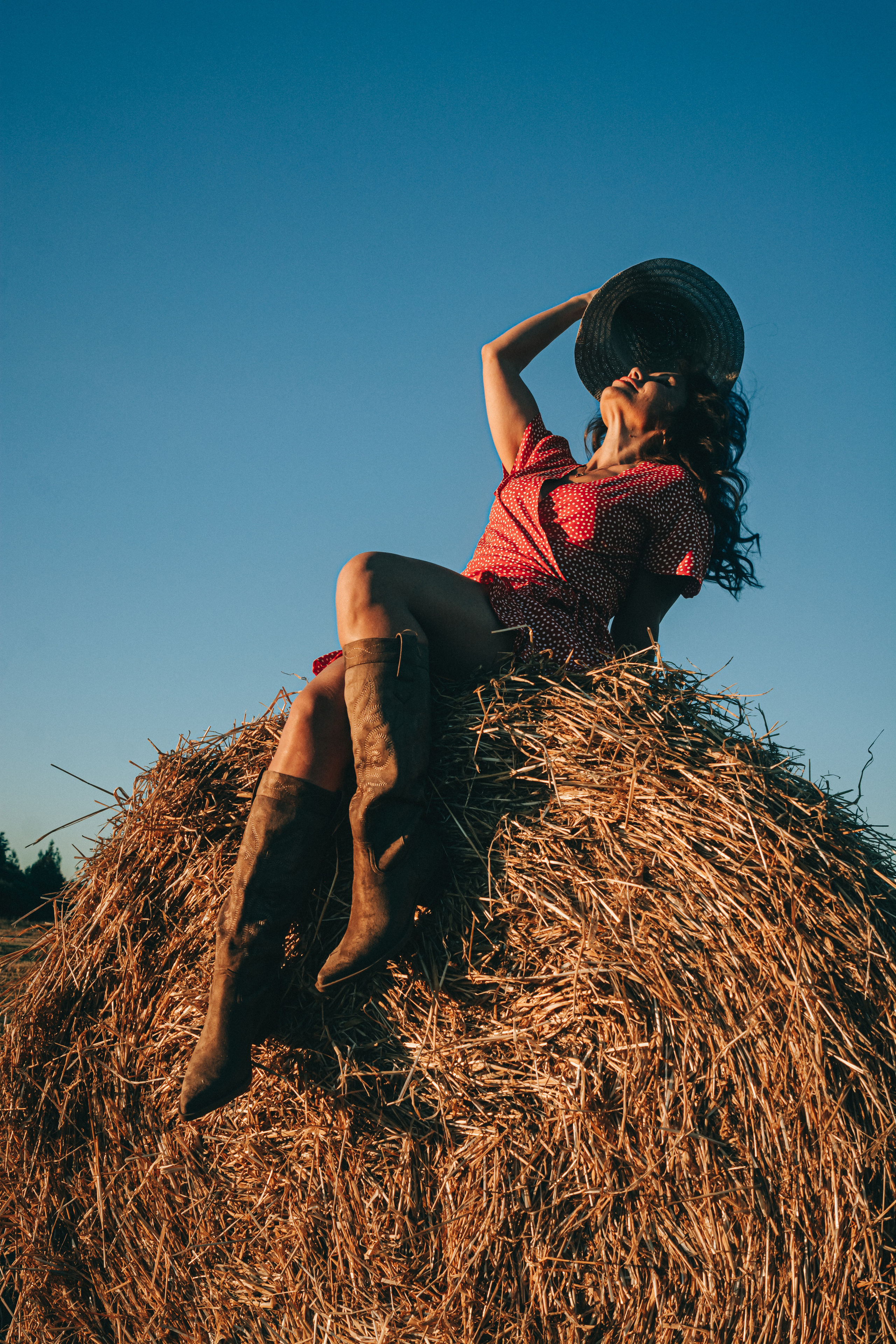 Светлана. Фотосессия со стогами. Портретный фотограф в Санкт-Петербурге Дмитриева Наталия