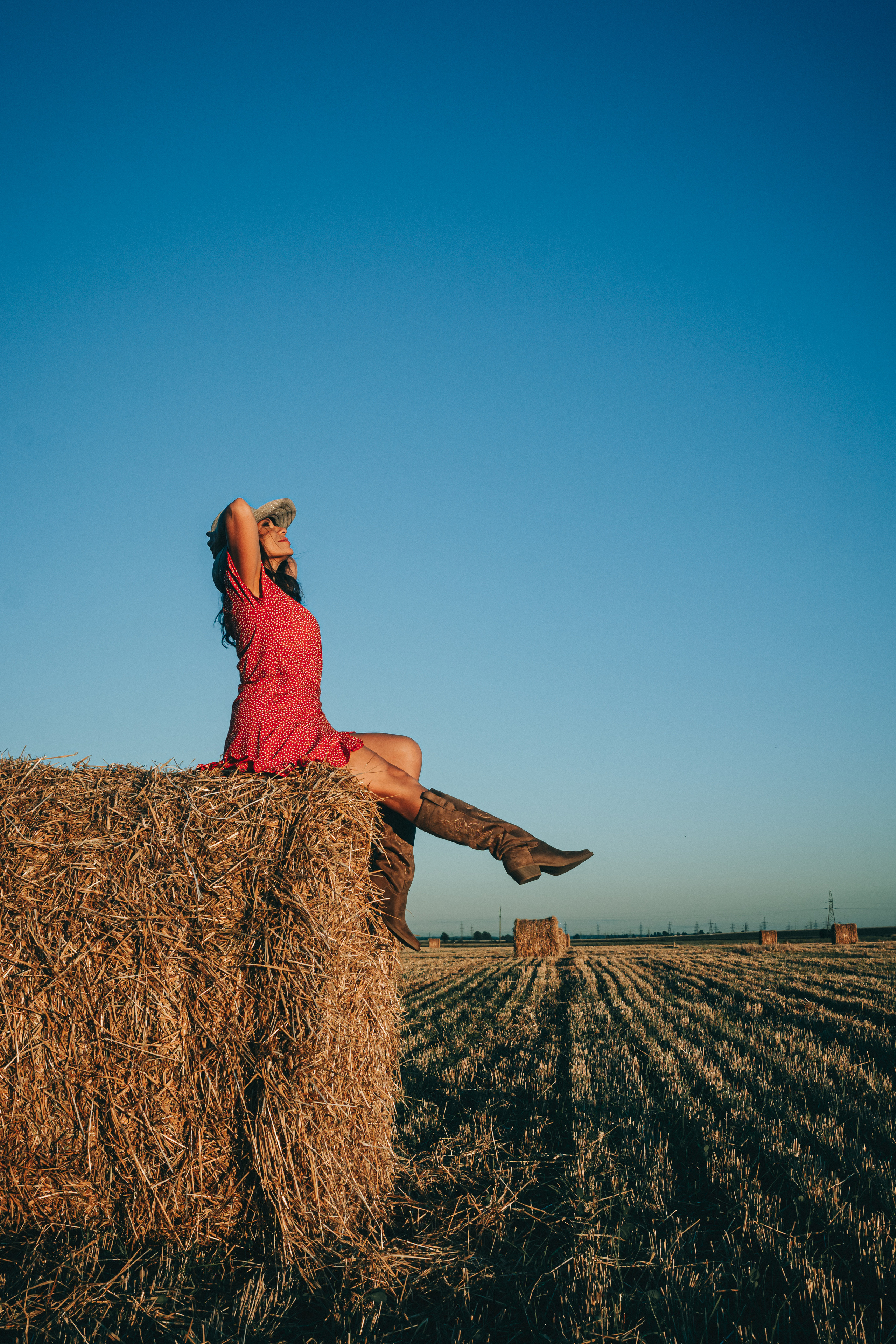 Светлана. Фотосессия со стогами. Портретный фотограф в Санкт-Петербурге Дмитриева Наталия