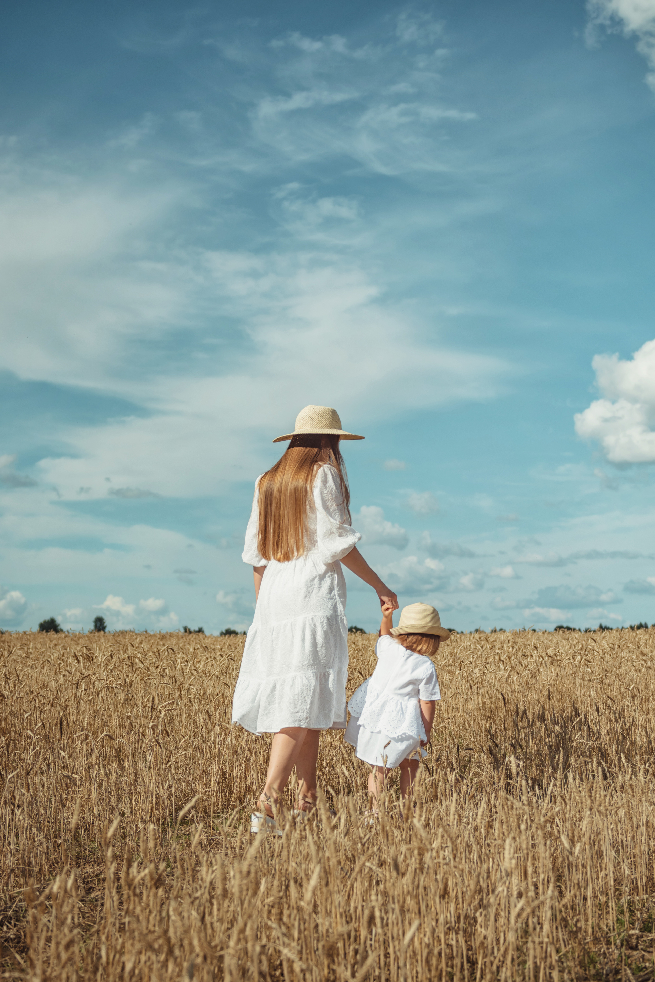 Анна и Александр. Семейная фотосессия в поле. Портретный фотограф в Санкт-Петербурге Дмитриева Наталия
