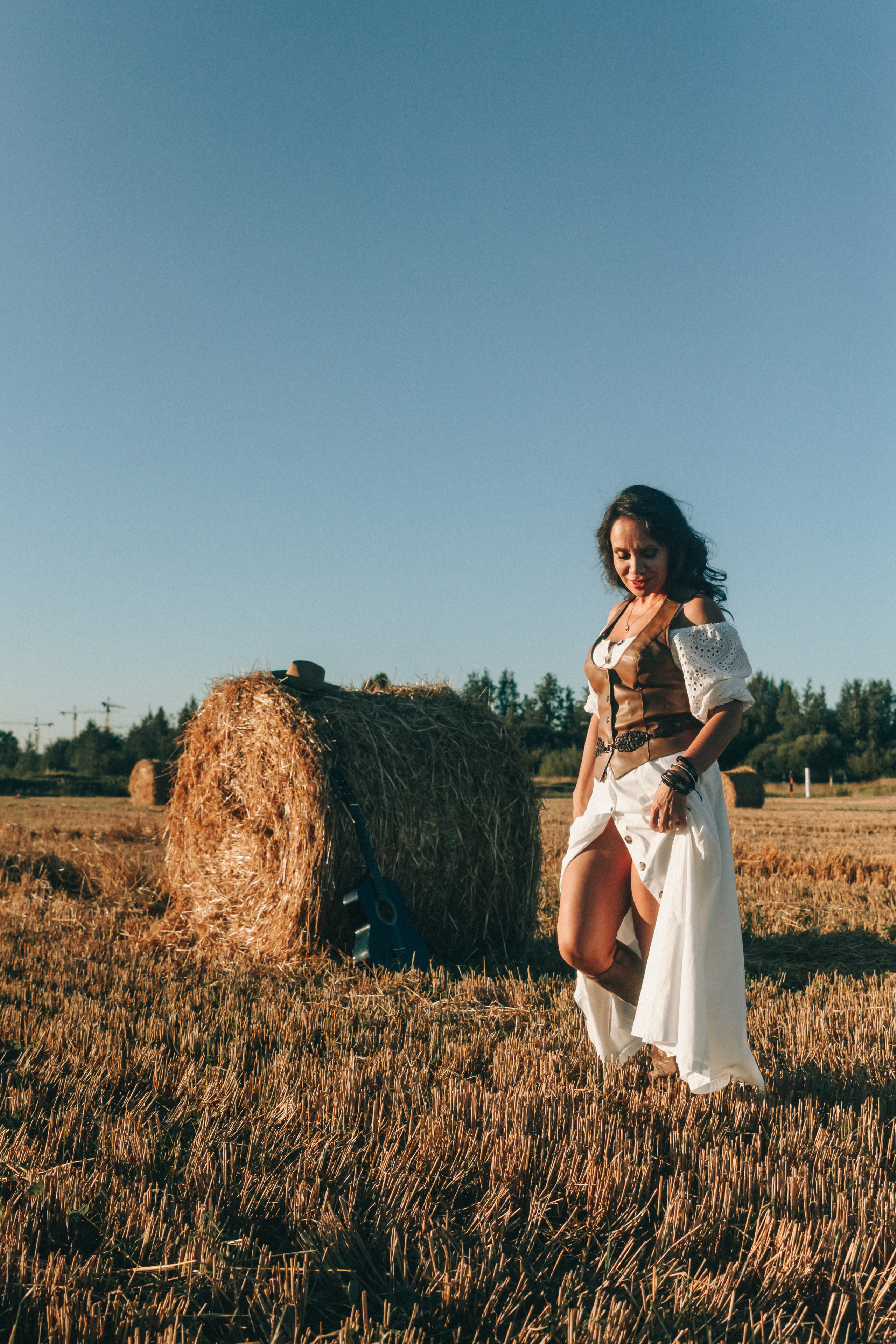 Светлана. Фотосессия со стогами. Портретный фотограф в Санкт-Петербурге Дмитриева Наталия