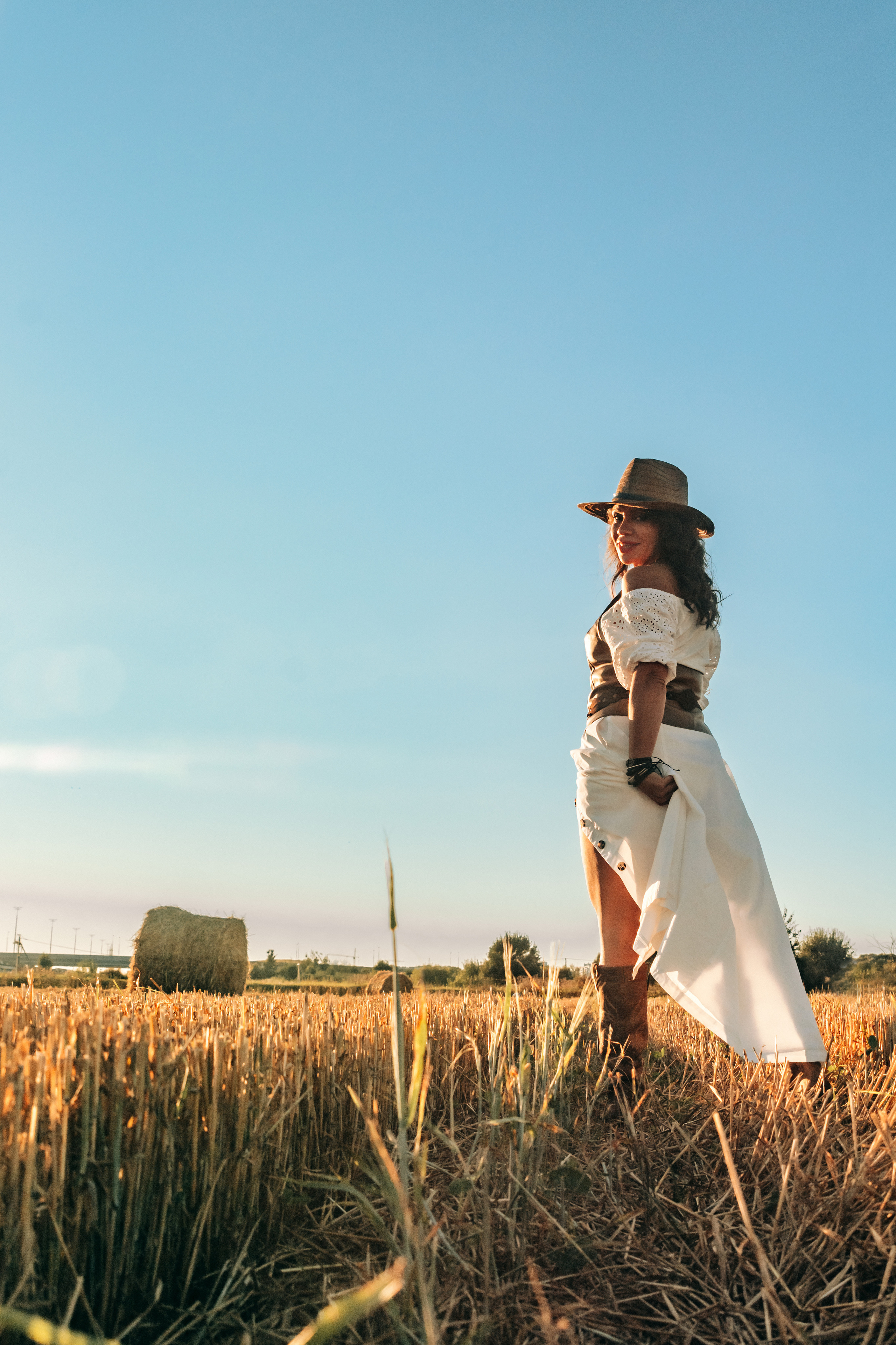 Светлана. Фотосессия со стогами. Портретный фотограф в Санкт-Петербурге Дмитриева Наталия