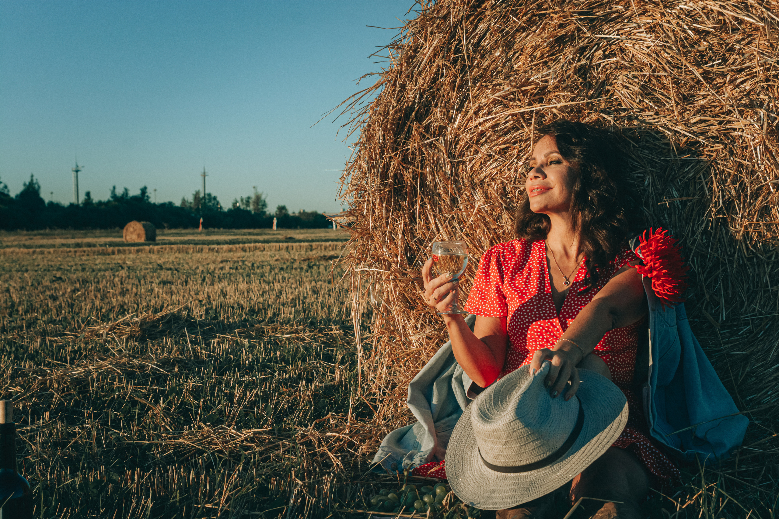 Светлана. Фотосессия со стогами. Портретный фотограф в Санкт-Петербурге Дмитриева Наталия