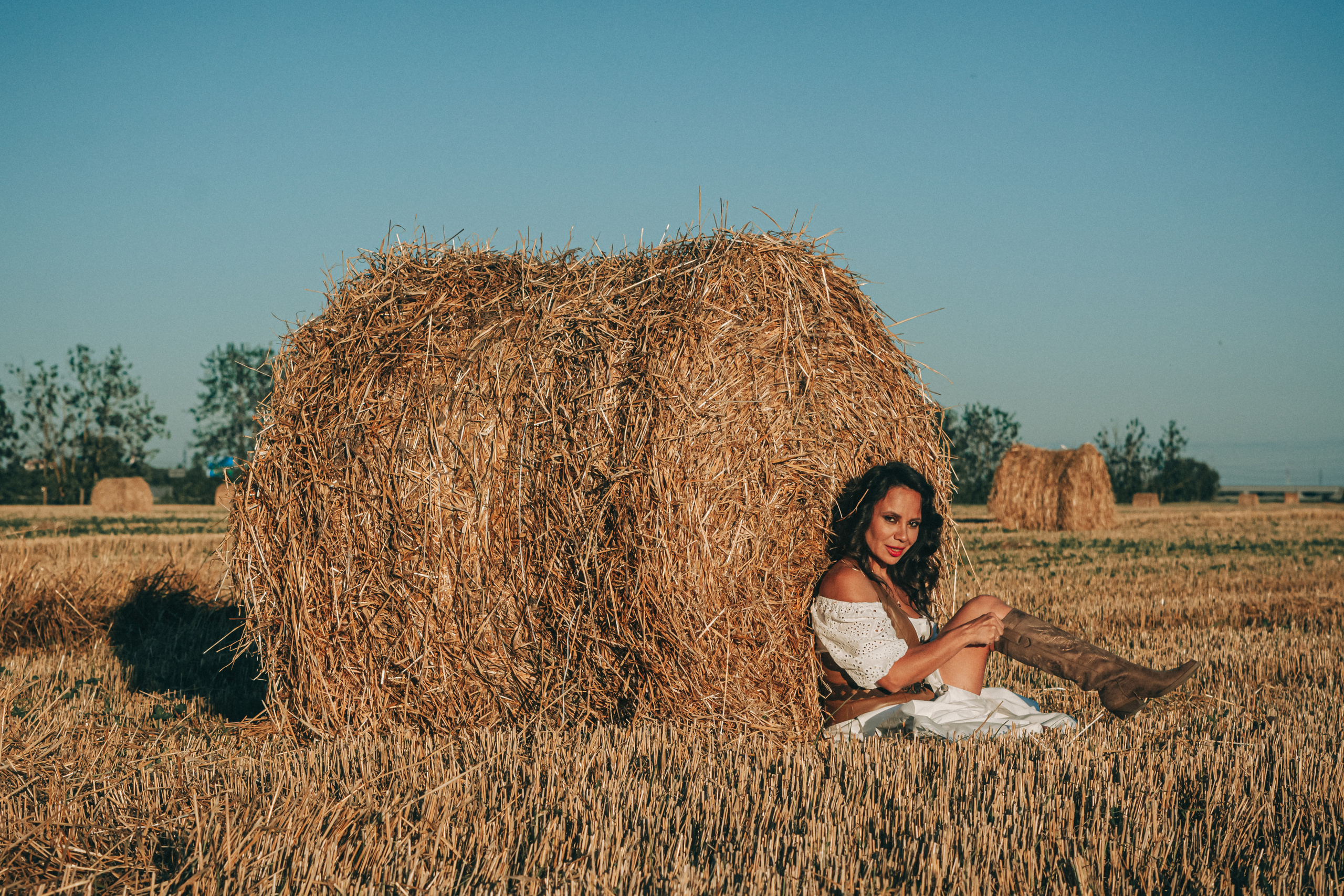 Светлана. Фотосессия со стогами. Портретный фотограф в Санкт-Петербурге Дмитриева Наталия