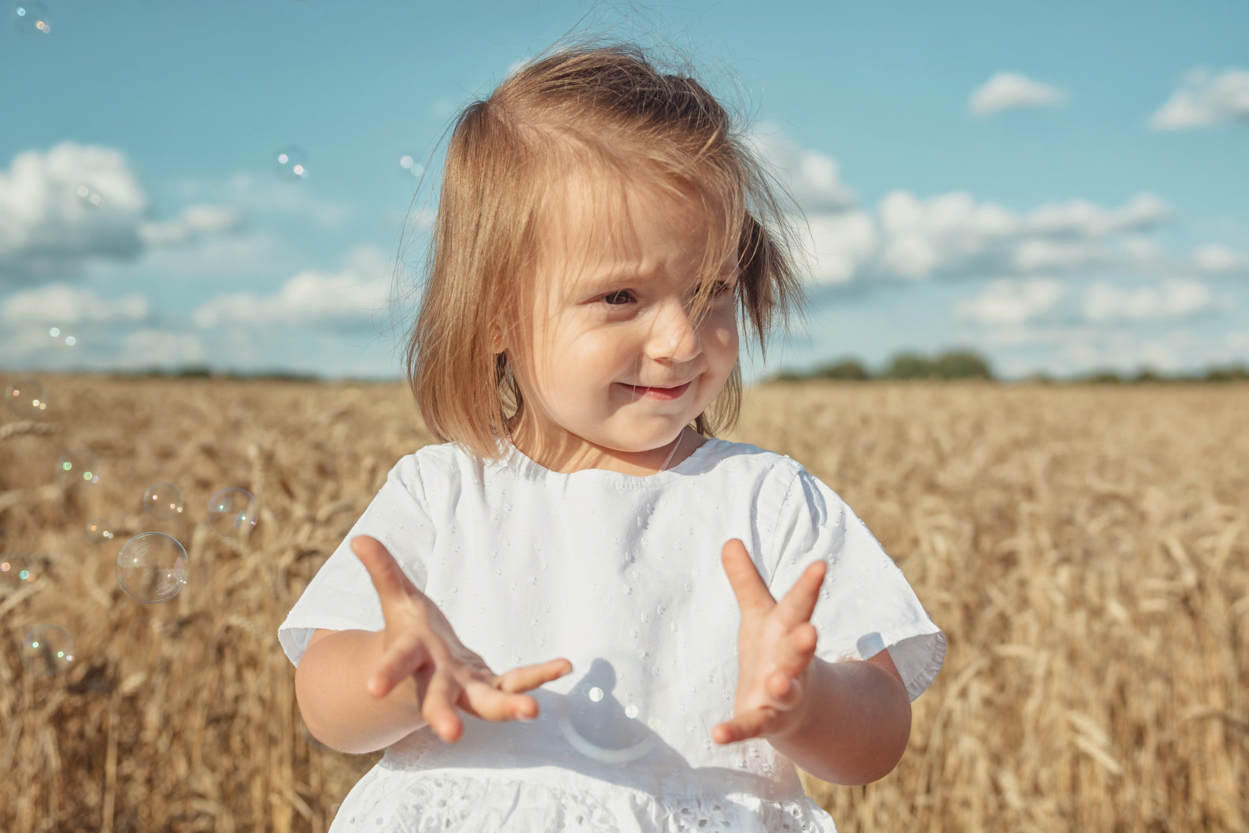Анна и Александр. Семейная фотосессия в поле. Портретный фотограф в Санкт-Петербурге Дмитриева Наталия