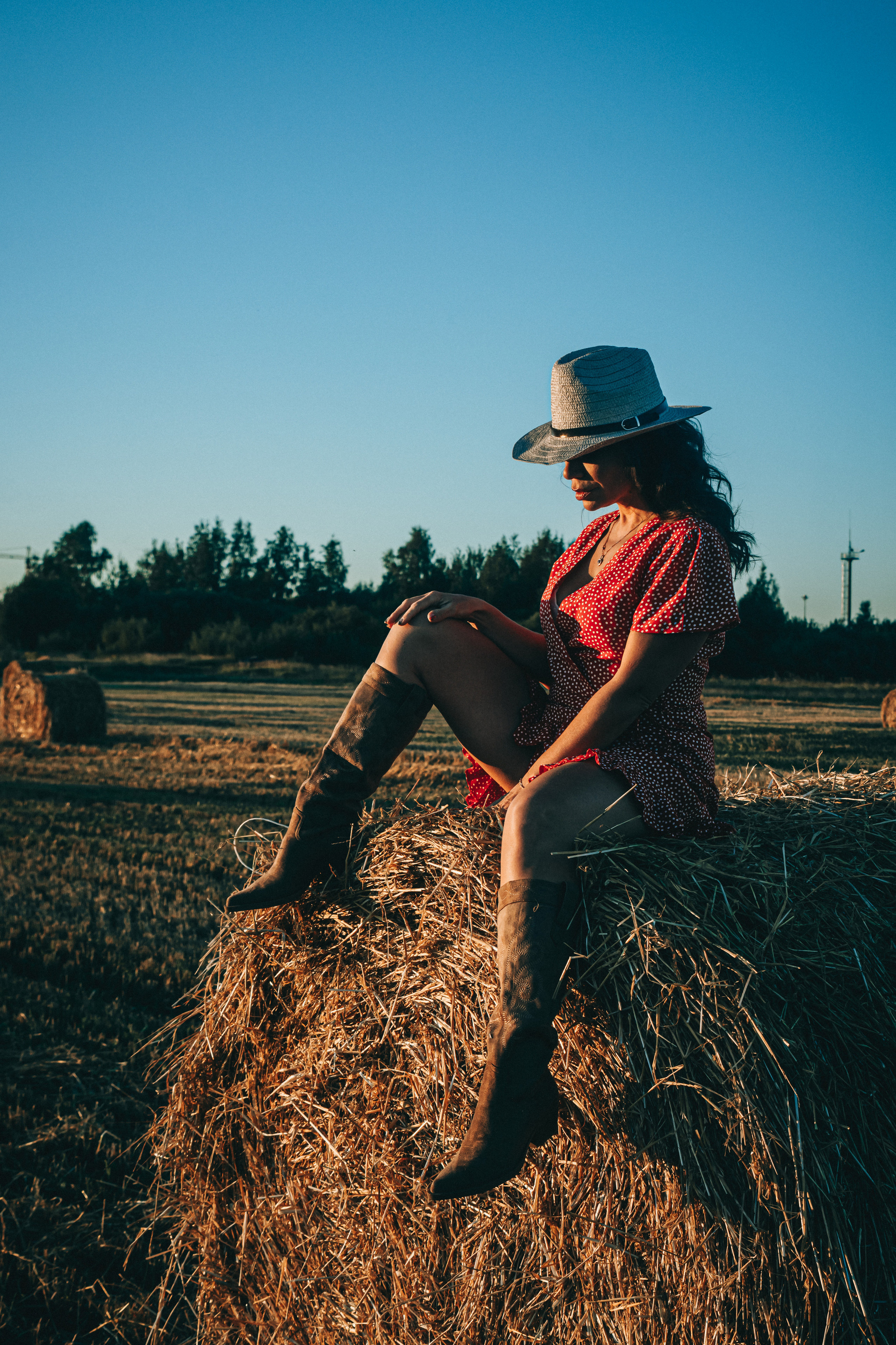 Светлана. Фотосессия со стогами. Портретный фотограф в Санкт-Петербурге Дмитриева Наталия