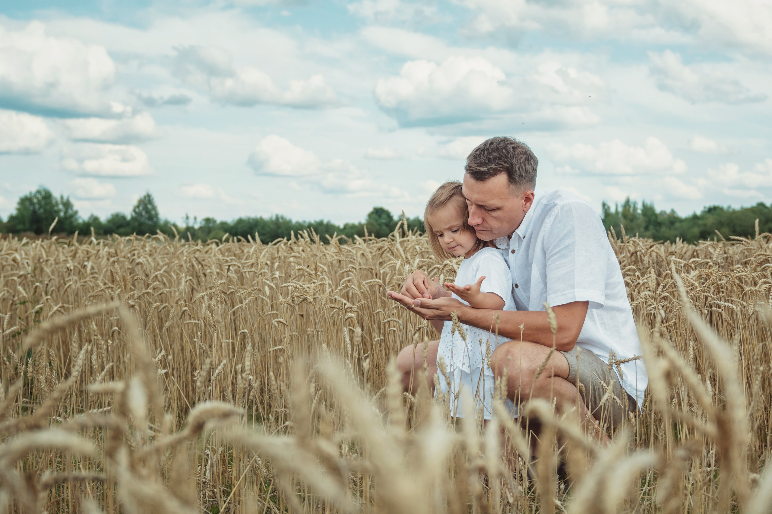 Анна и Александр. Семейная фотосессия в поле. Портретный фотограф в Санкт-Петербурге Дмитриева Наталия
