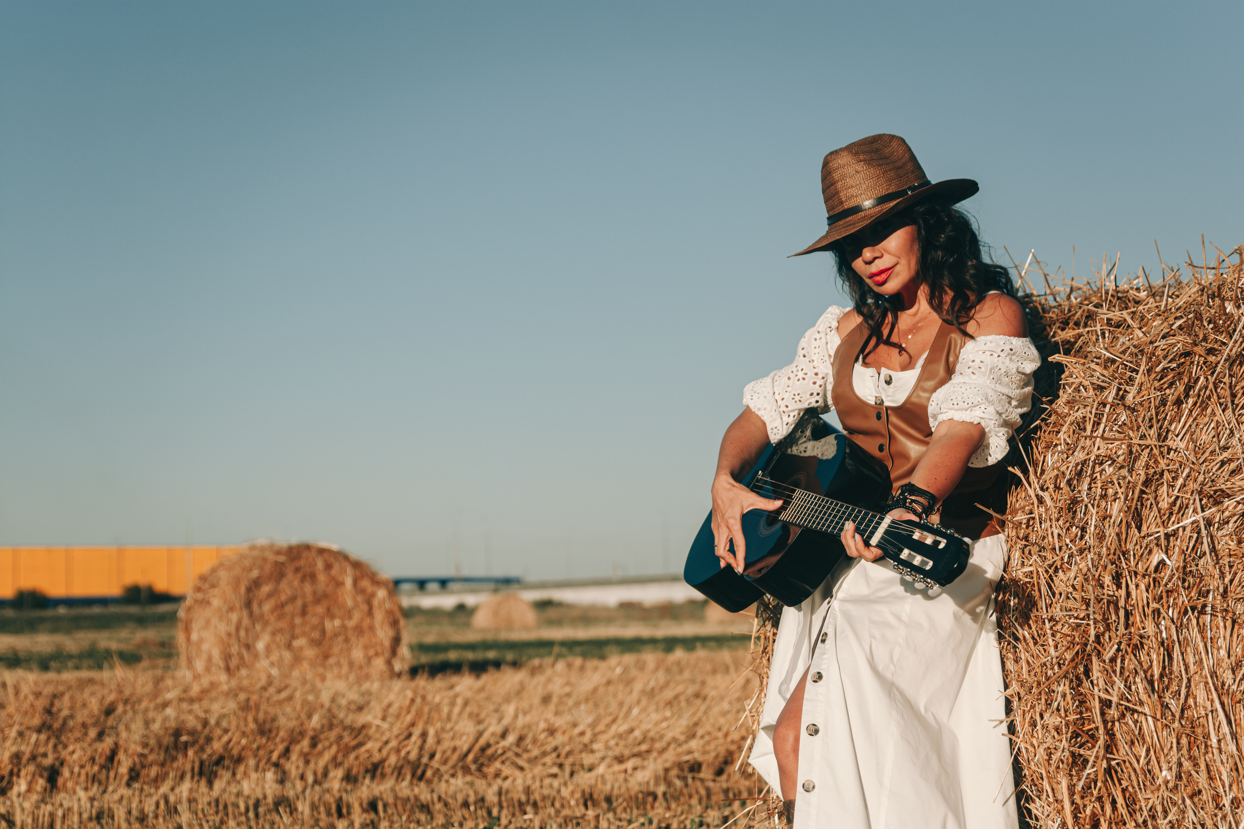 Светлана. Фотосессия со стогами. Портретный фотограф в Санкт-Петербурге Дмитриева Наталия