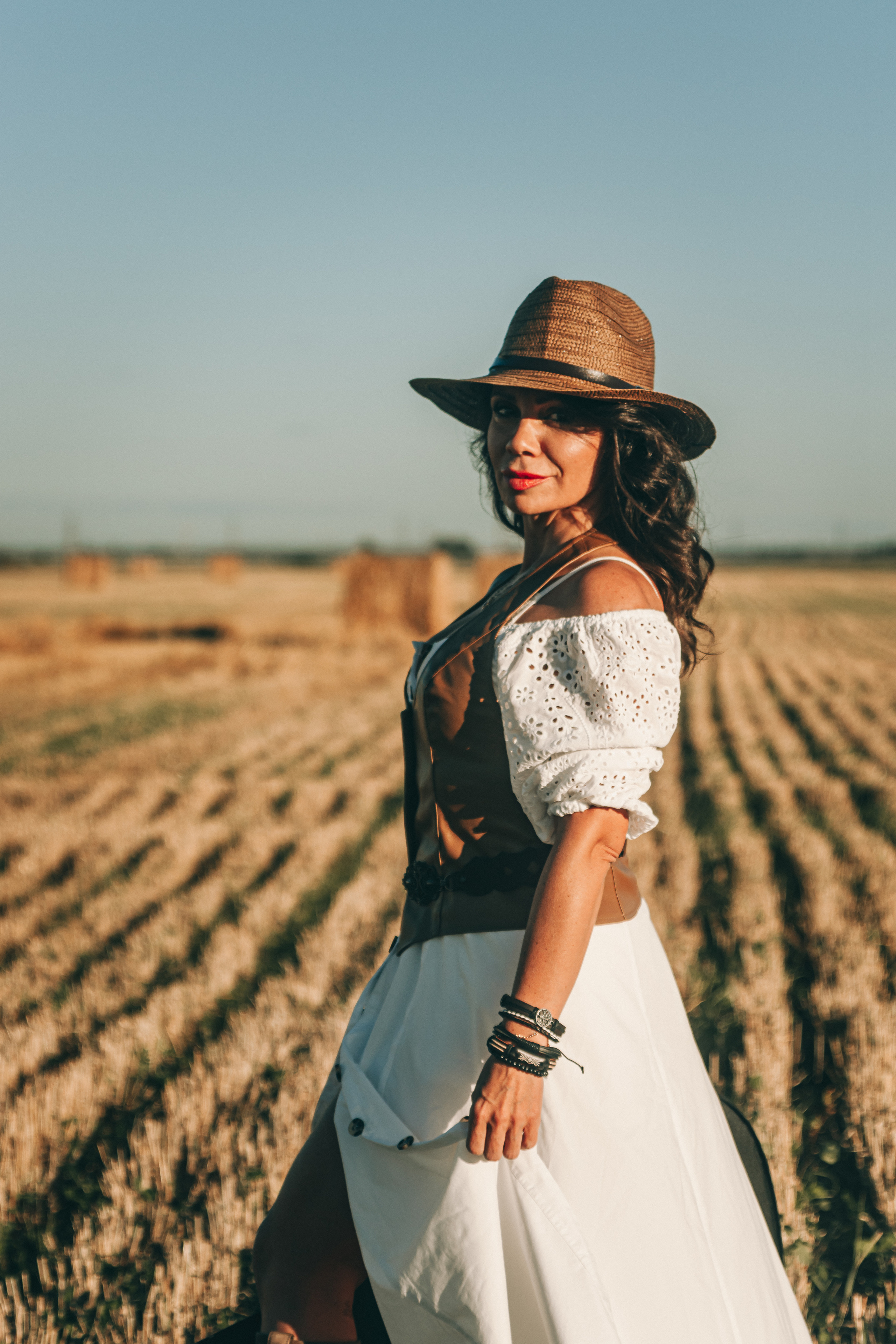 Светлана. Фотосессия со стогами. Портретный фотограф в Санкт-Петербурге Дмитриева Наталия