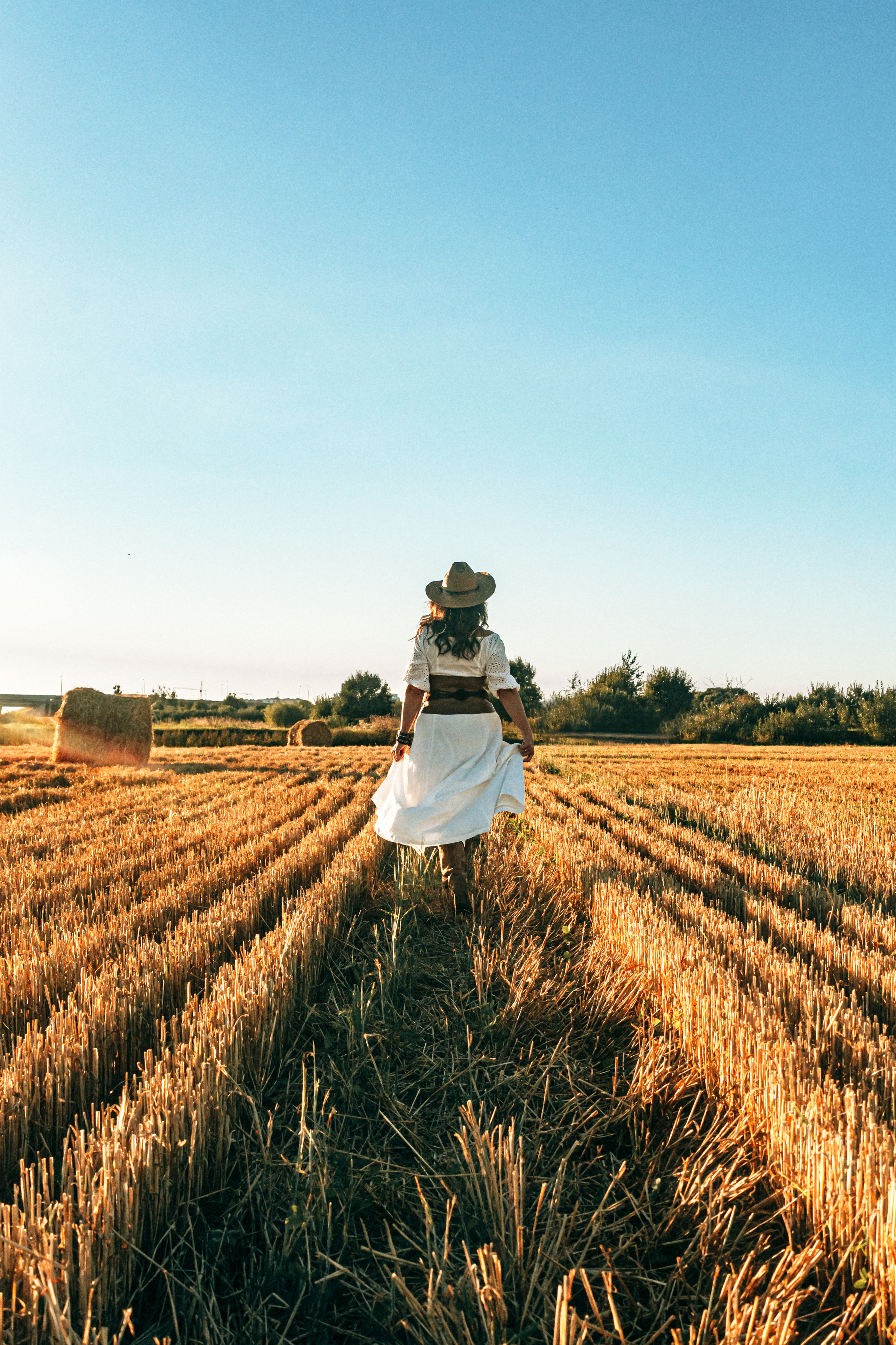 Светлана. Фотосессия со стогами. Портретный фотограф в Санкт-Петербурге Дмитриева Наталия