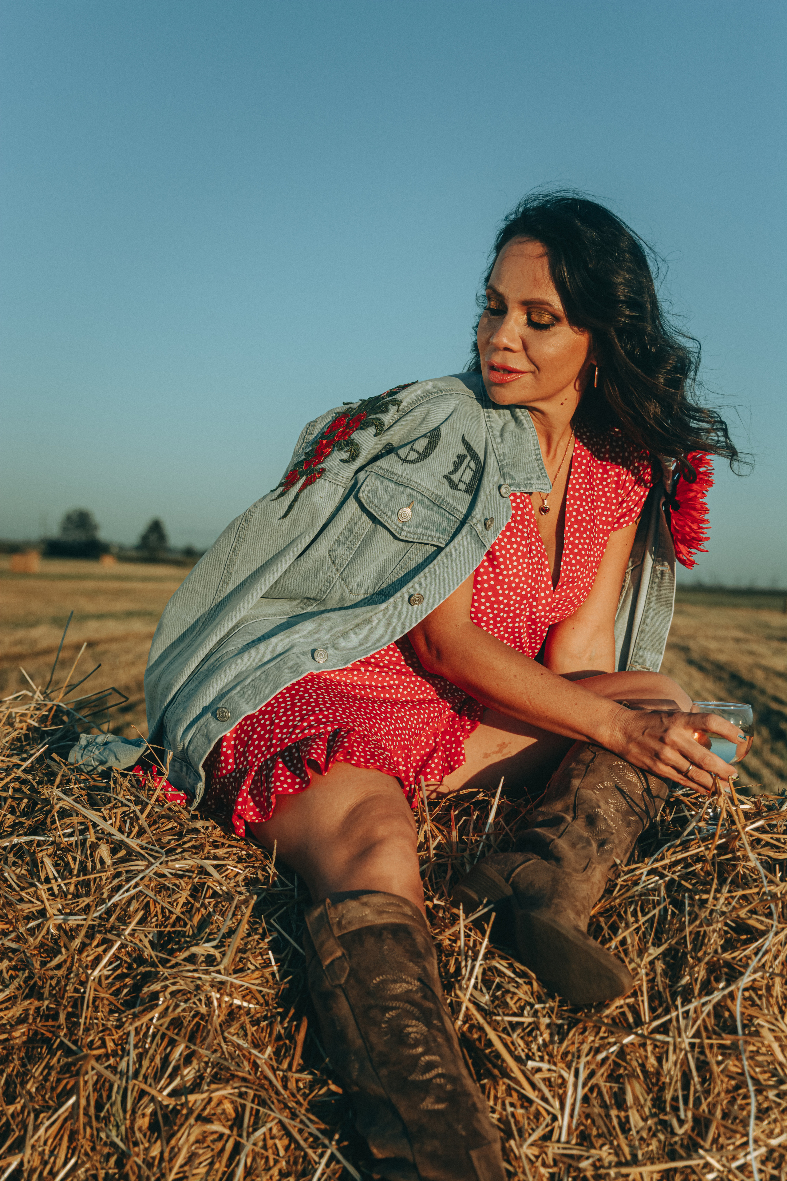 Светлана. Фотосессия со стогами. Портретный фотограф в Санкт-Петербурге Дмитриева Наталия