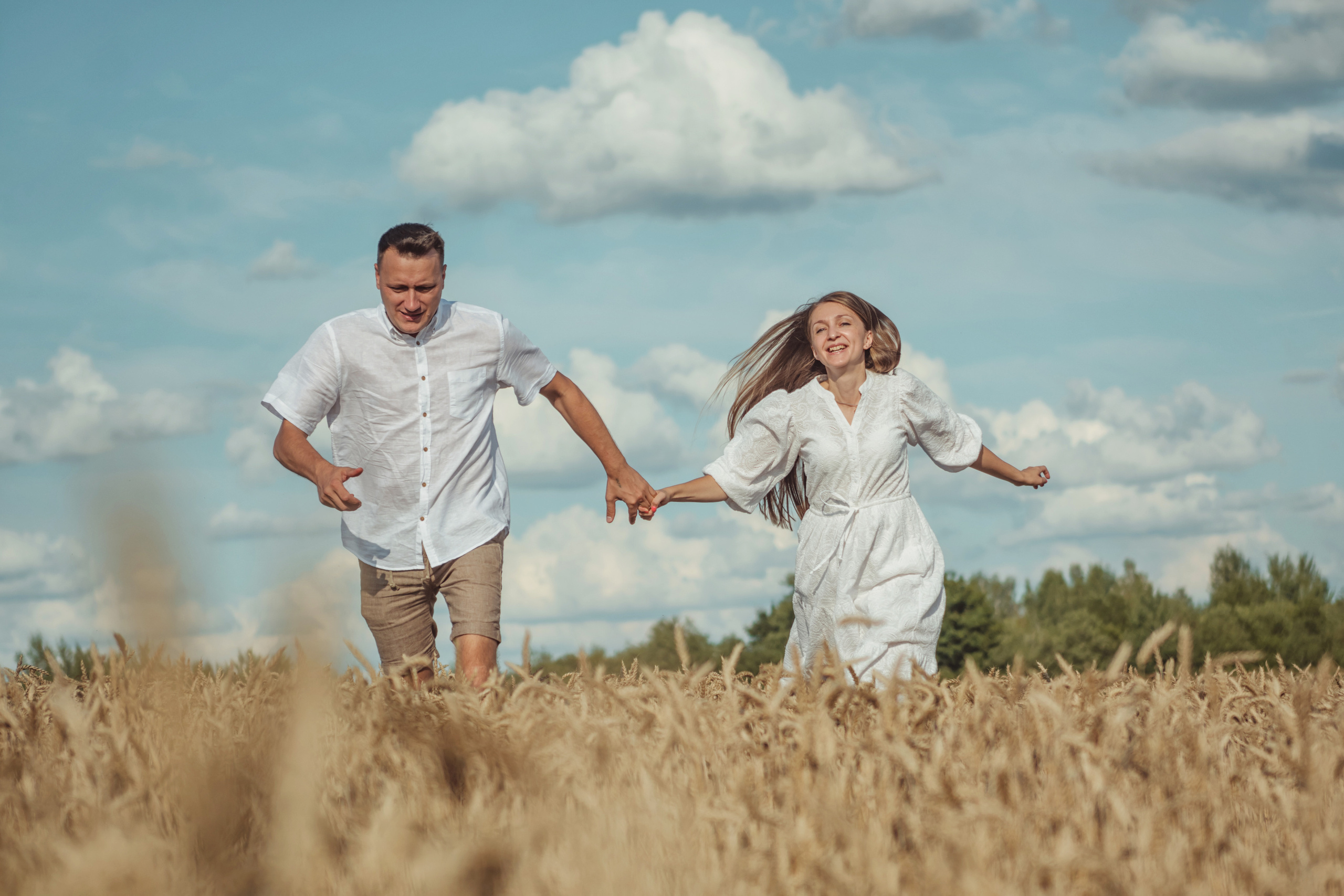 Анна и Александр. Семейная фотосессия в поле. Портретный фотограф в Санкт-Петербурге Дмитриева Наталия