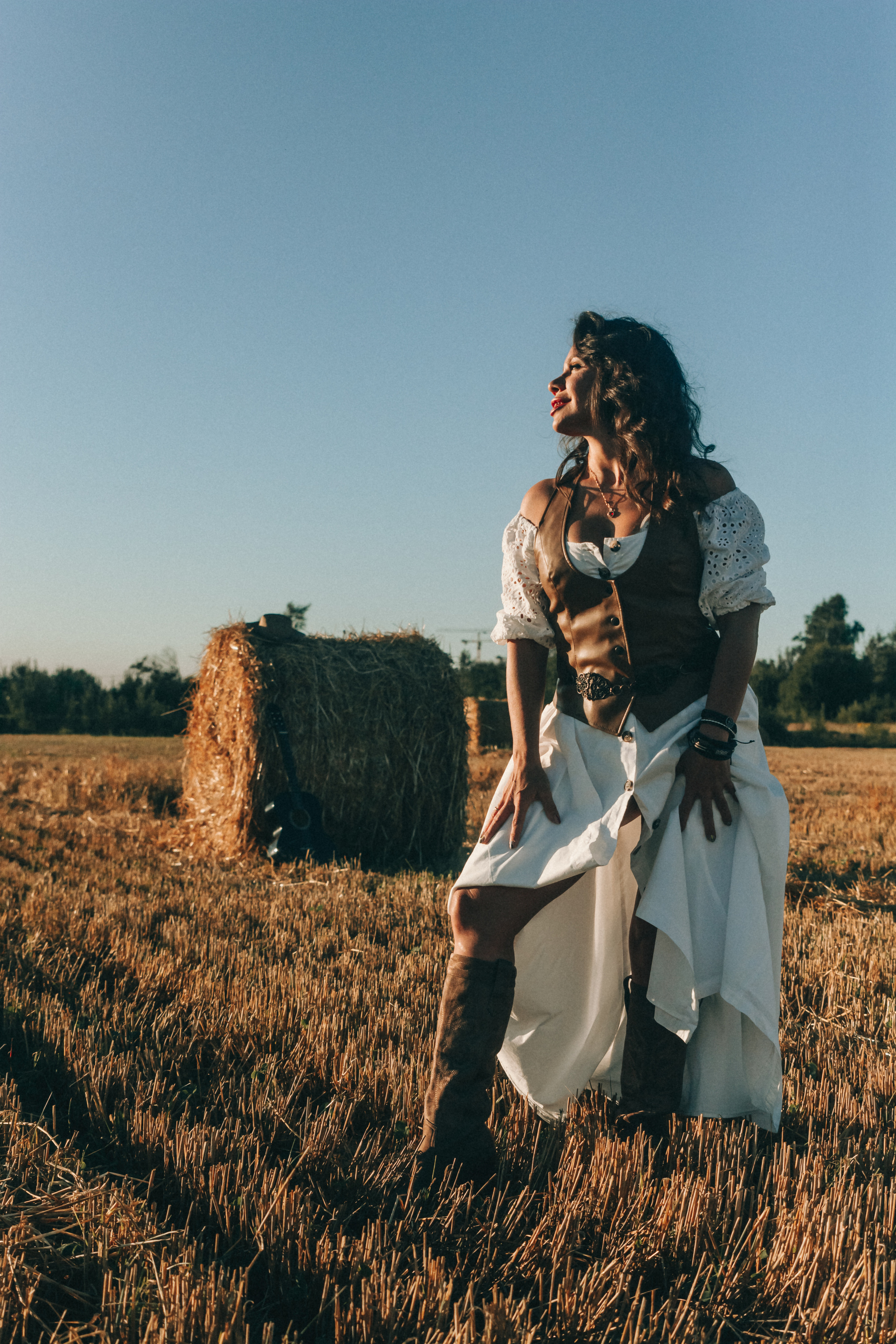 Светлана. Фотосессия со стогами. Портретный фотограф в Санкт-Петербурге Дмитриева Наталия