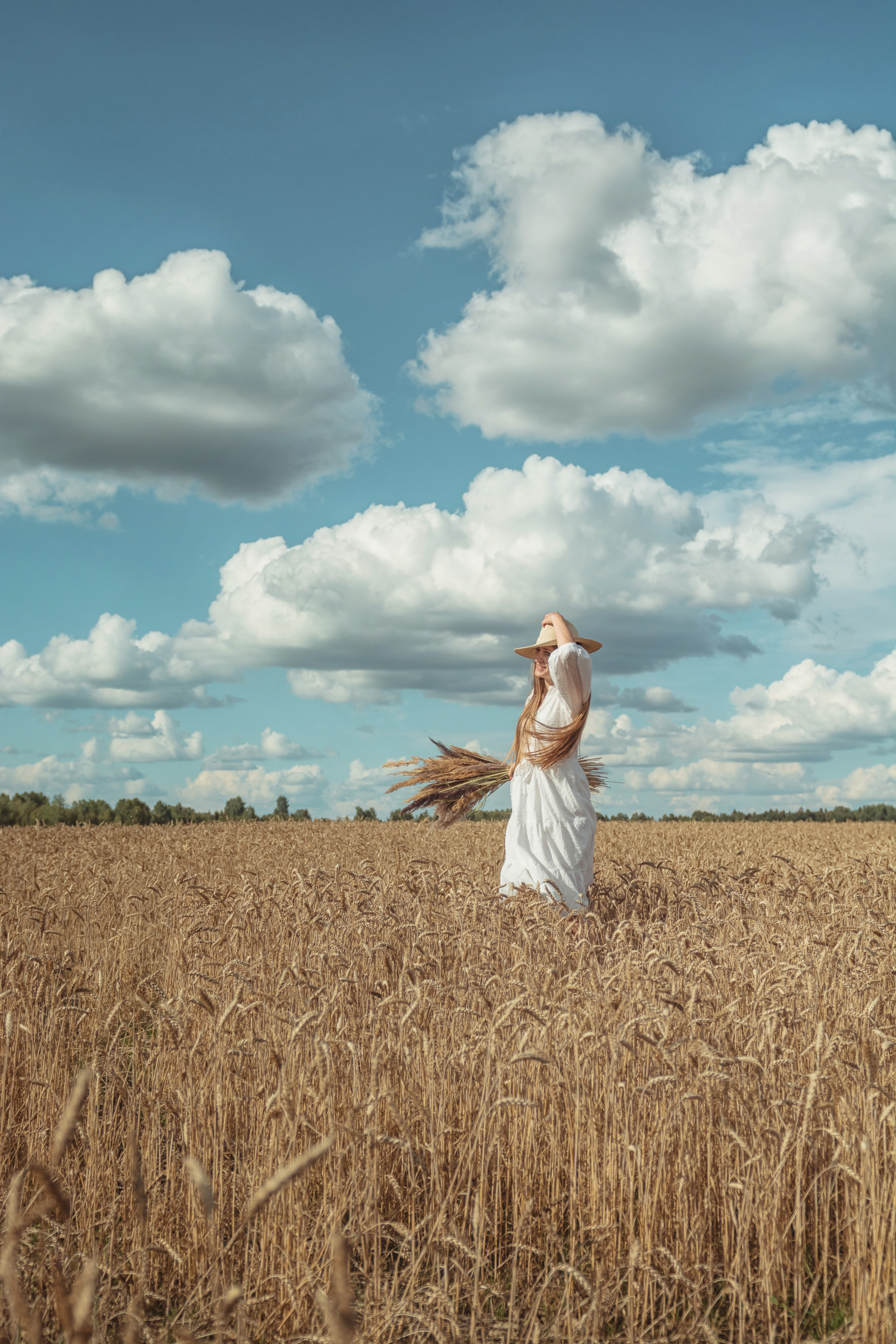 Анна и Александр. Семейная фотосессия в поле. Портретный фотограф в Санкт-Петербурге Дмитриева Наталия