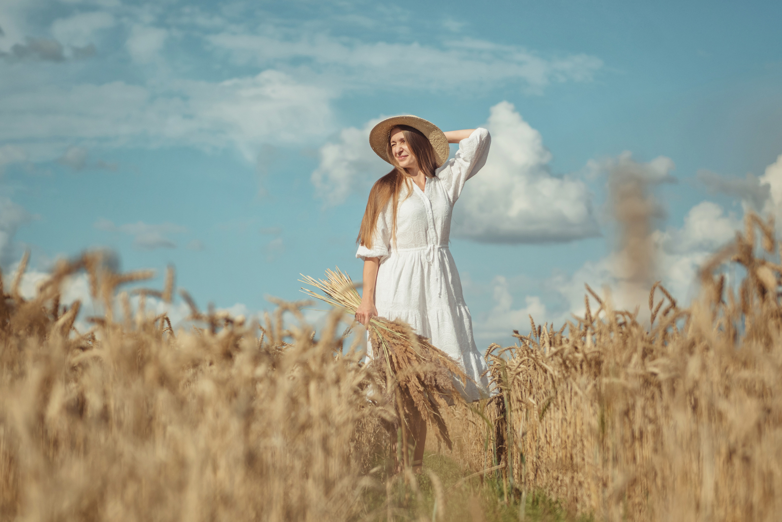 Анна и Александр. Семейная фотосессия в поле. Портретный фотограф в Санкт-Петербурге Дмитриева Наталия