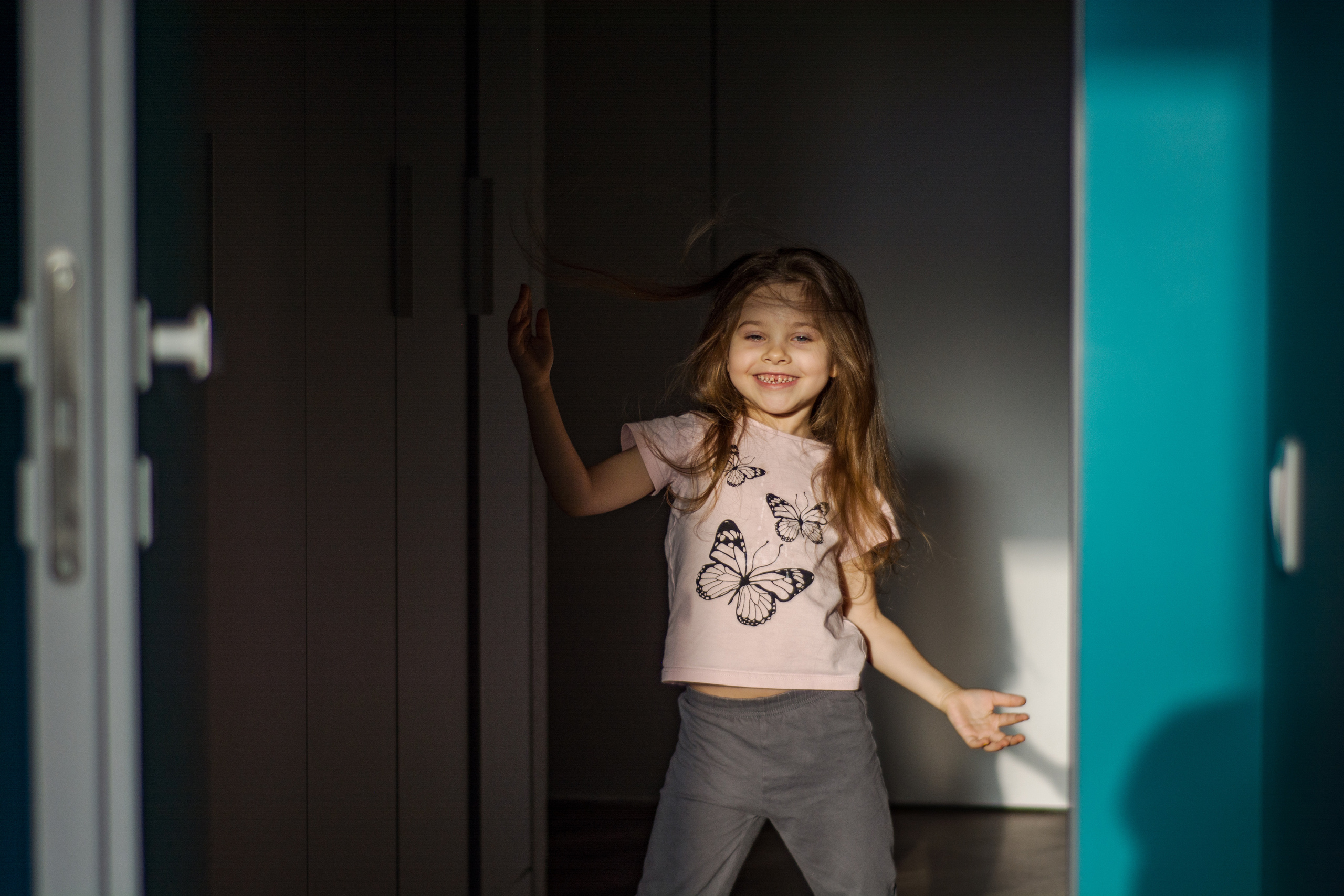 Яна. Фотосессия дома. Портретный фотограф в Санкт-Петербурге Дмитриева Наталия