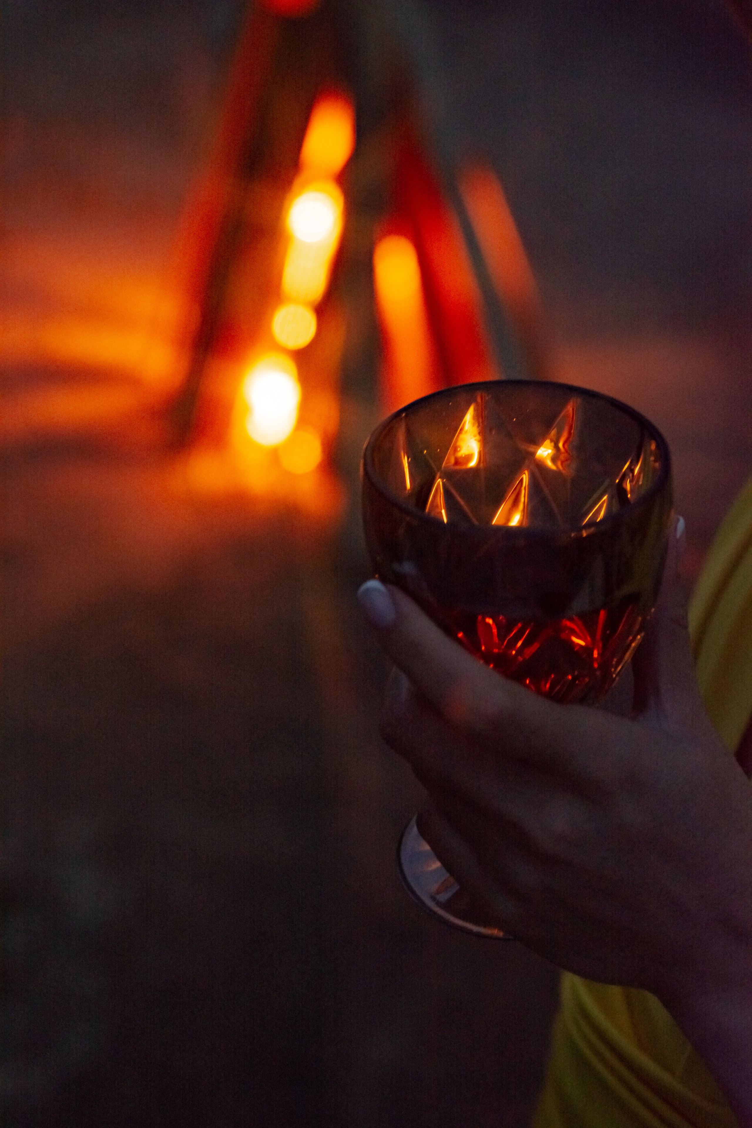 Валя. Съёмка на Финском заливе в воде и с огнём. Портретный фотограф в Санкт-Петербурге Дмитриева Наталия