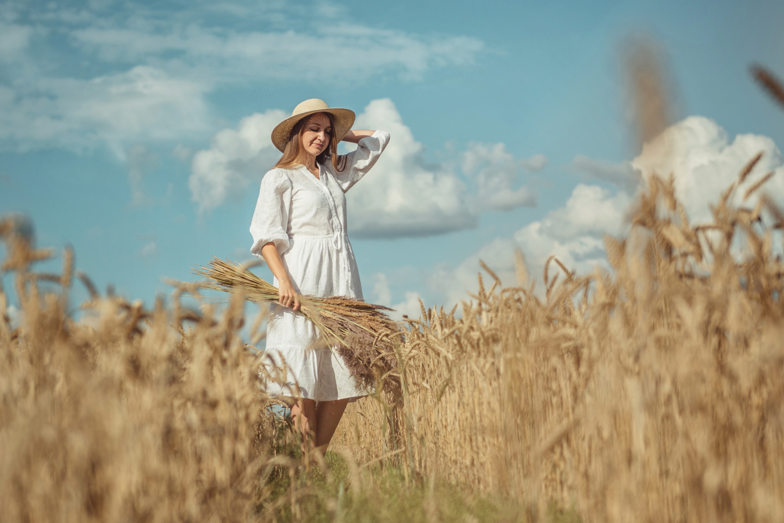 Анна и Александр. Семейная фотосессия в поле. Портретный фотограф в Санкт-Петербурге Дмитриева Наталия