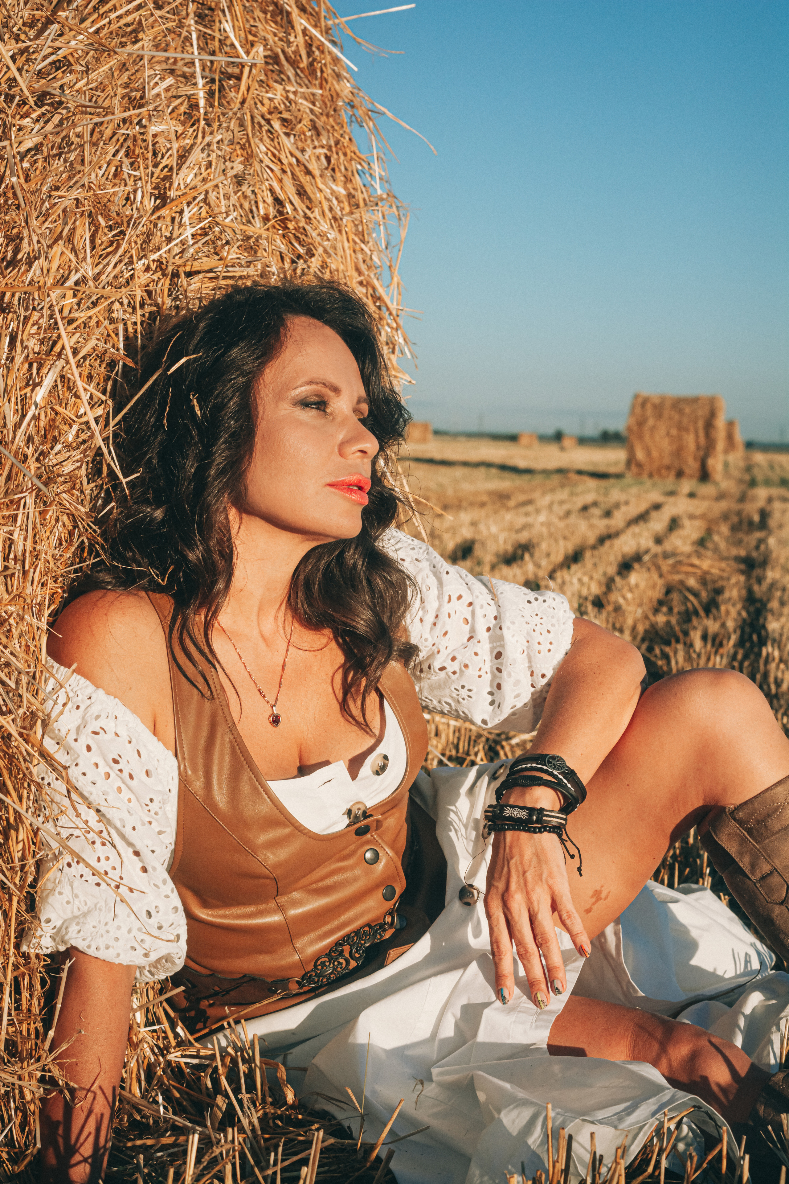 Светлана. Фотосессия со стогами. Портретный фотограф в Санкт-Петербурге Дмитриева Наталия