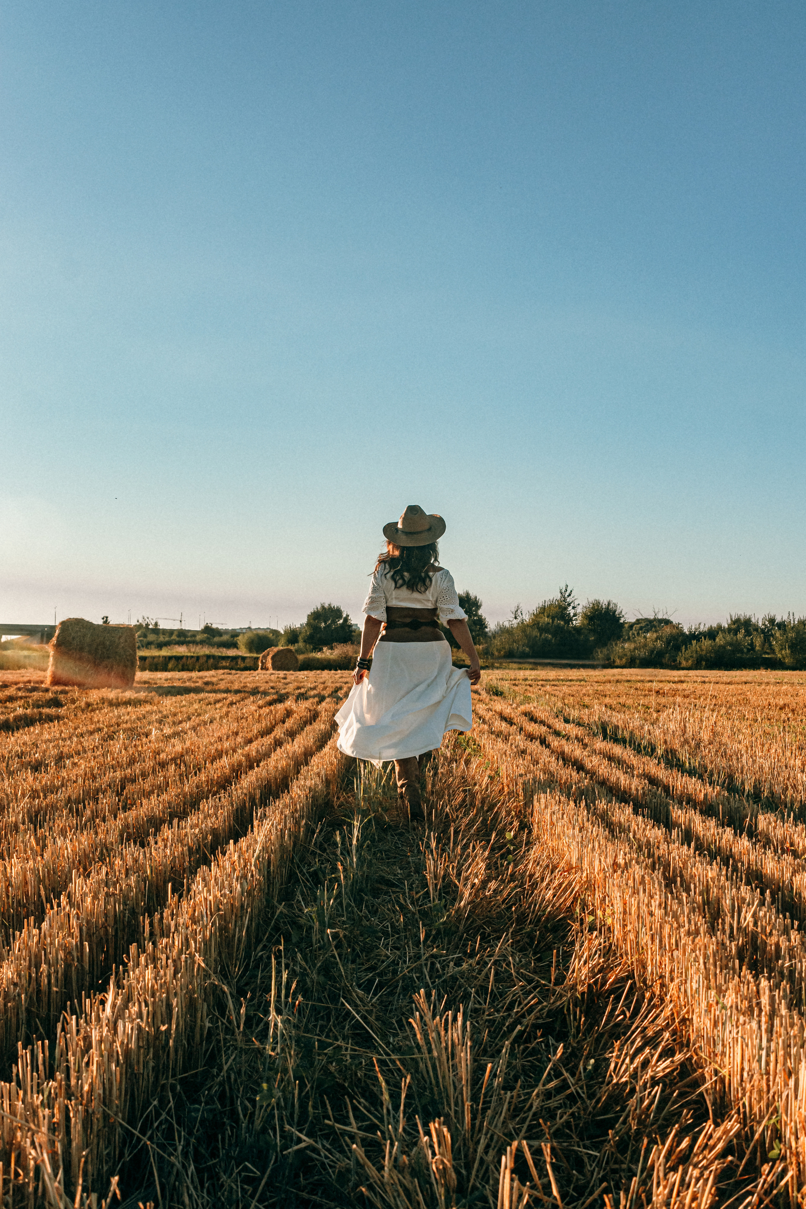 Светлана. Фотосессия со стогами. Портретный фотограф в Санкт-Петербурге Дмитриева Наталия