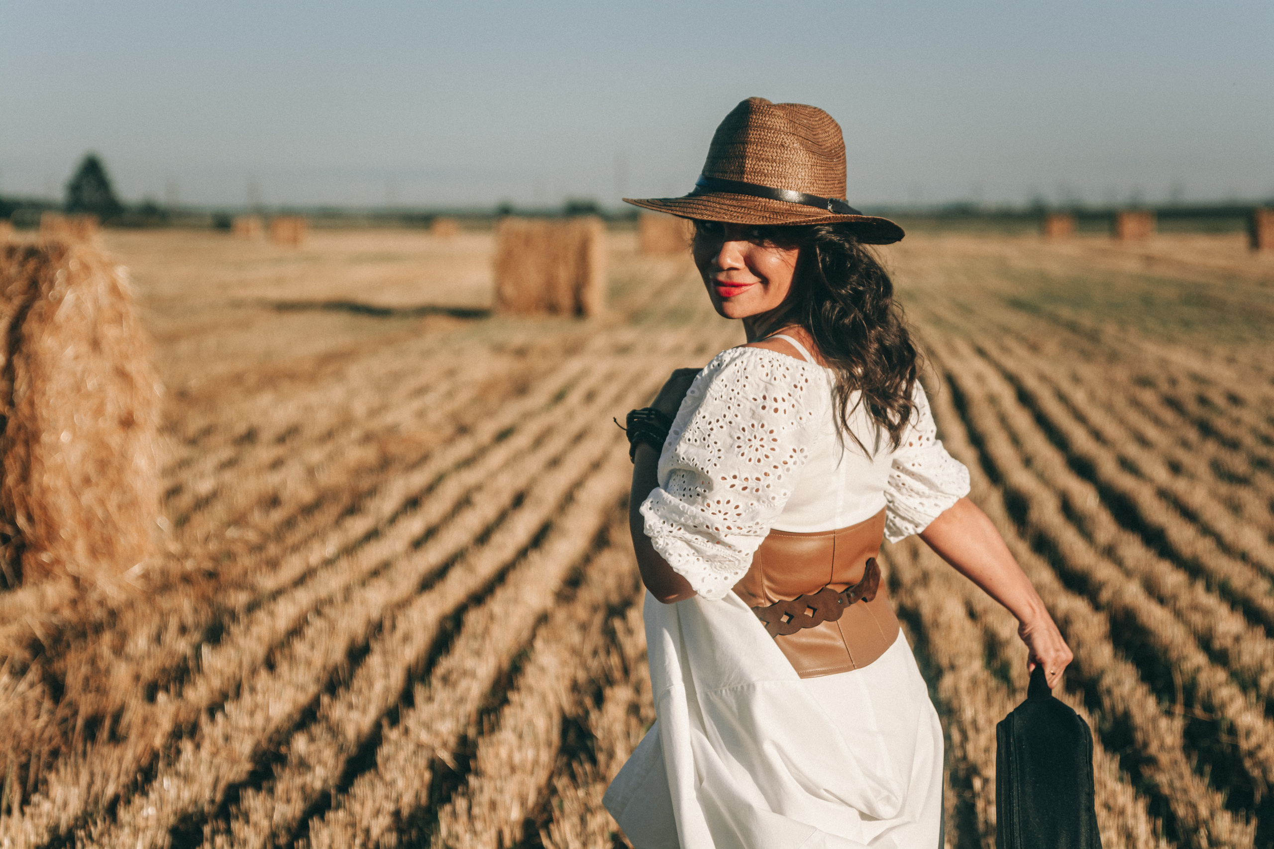 Светлана. Фотосессия со стогами. Портретный фотограф в Санкт-Петербурге Дмитриева Наталия