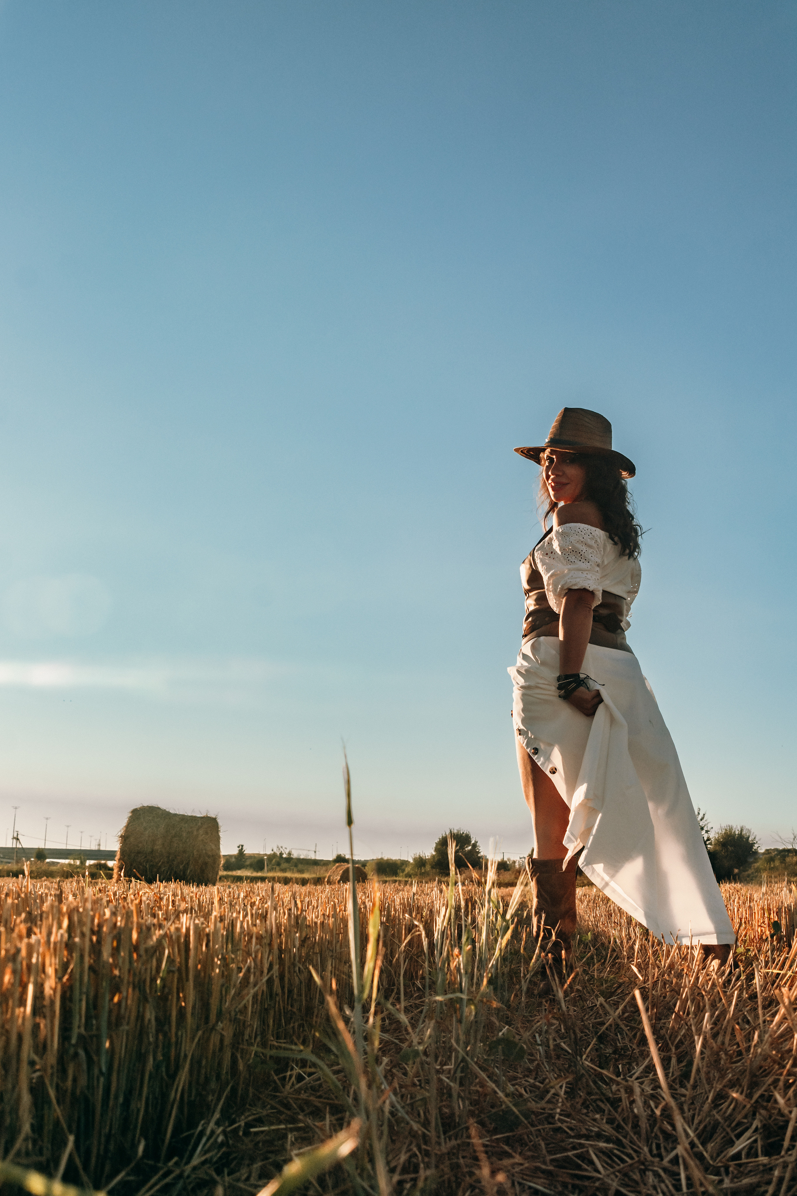 Светлана. Фотосессия со стогами. Портретный фотограф в Санкт-Петербурге Дмитриева Наталия