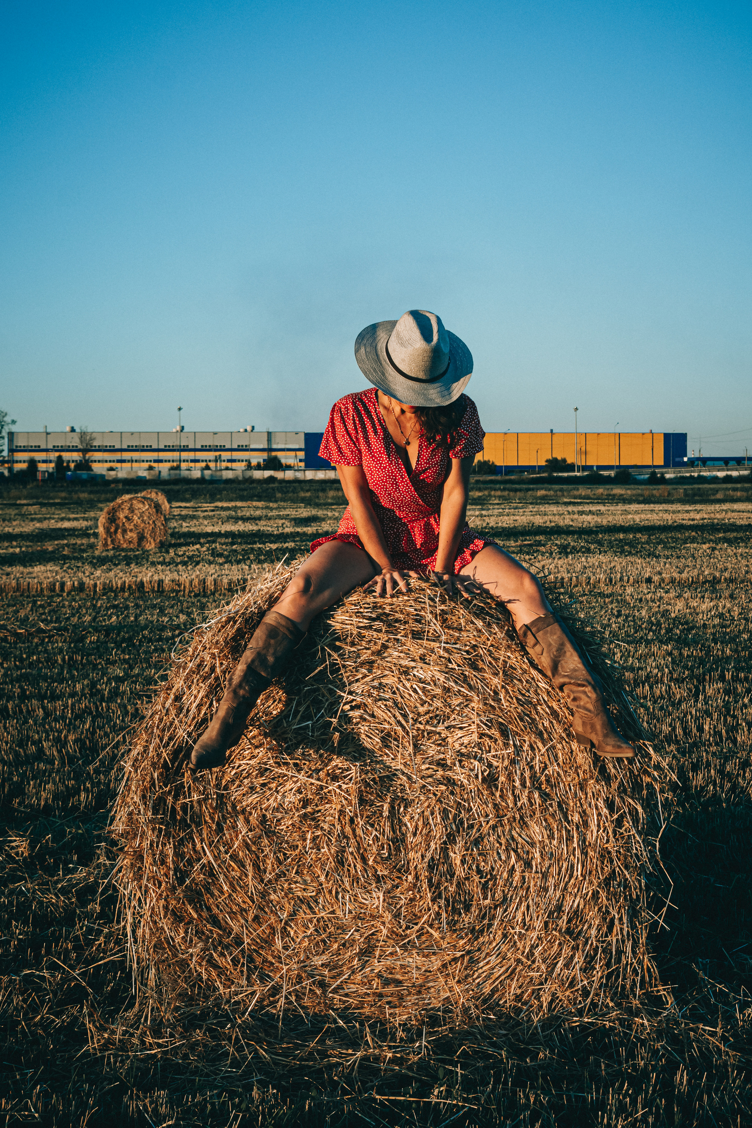Светлана. Фотосессия со стогами. Портретный фотограф в Санкт-Петербурге Дмитриева Наталия