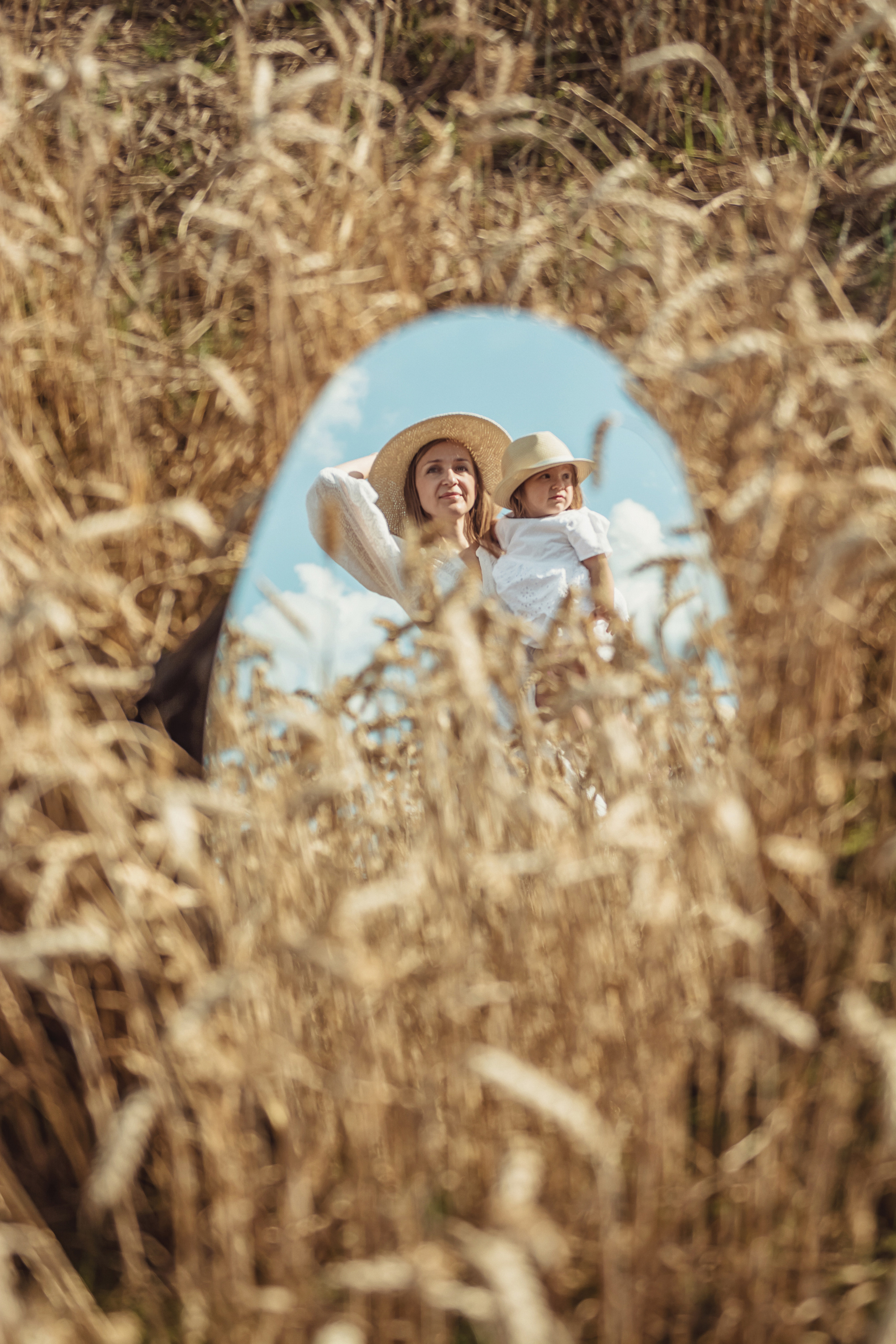 Анна и Александр. Семейная фотосессия в поле. Портретный фотограф в Санкт-Петербурге Дмитриева Наталия