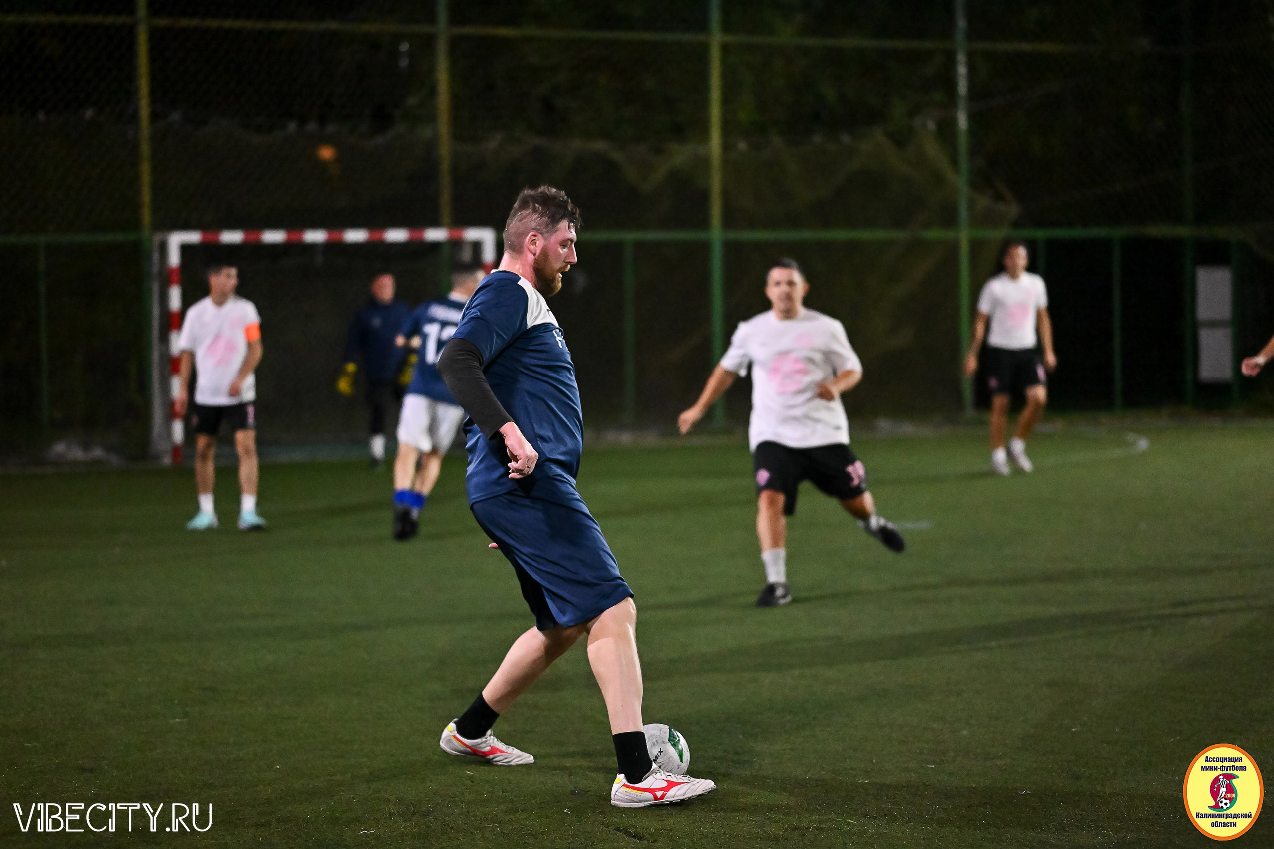 ФИНАЛЬНЫЕ ИГРЫ КУБКА МИНИ-ФУТБОЛЬНОЙ ЛИГИ И КУБКА КОРПОРАТИВНОЙ МФЛ 2025. VIBECITY.RU Вайб Сити Ру Фоторепортажи Фотоотчеты Калининград