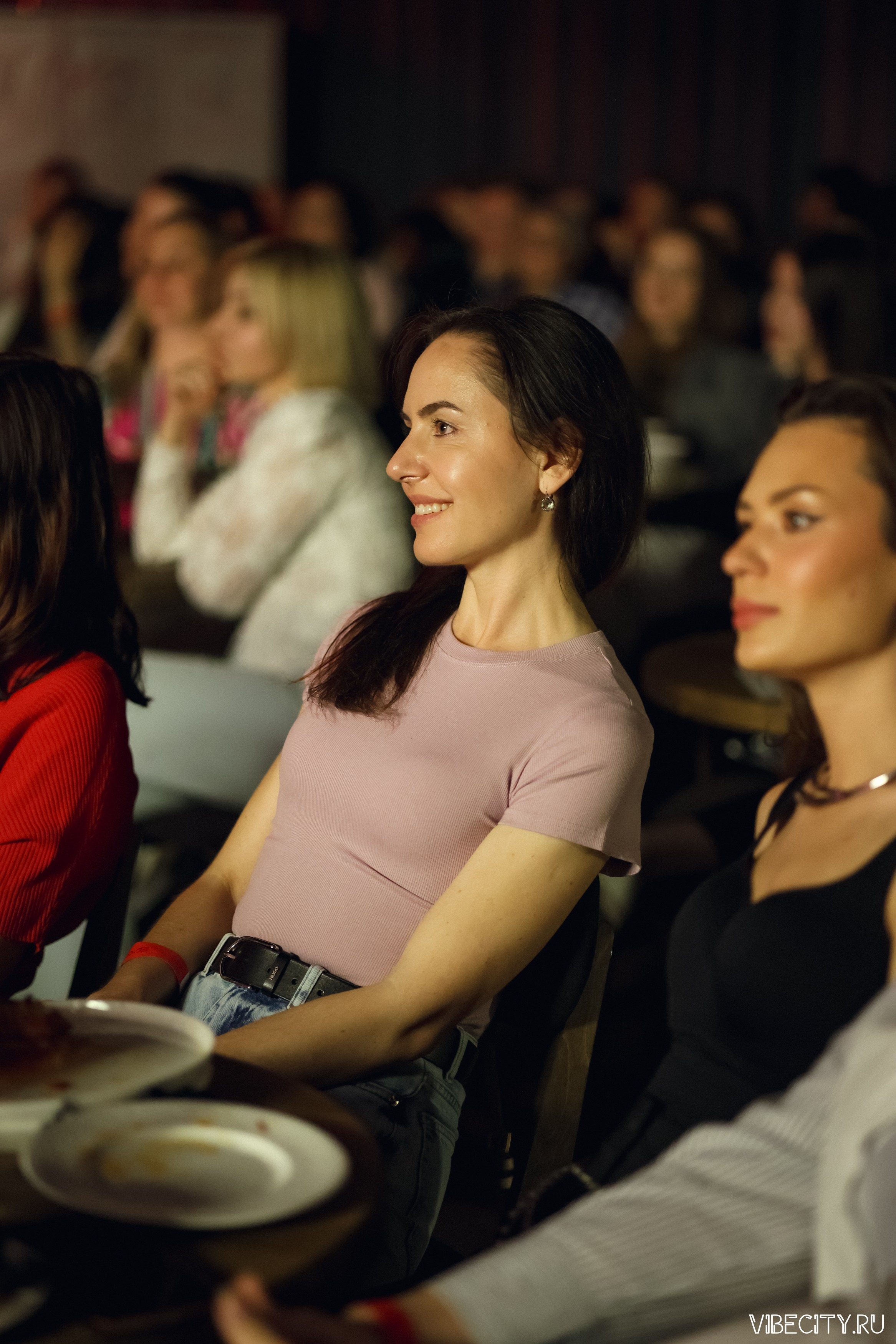 Стендап клуб Локация. VIBECITY.RU Вайб Сити Ру Фоторепортажи Фотоотчеты Калининград