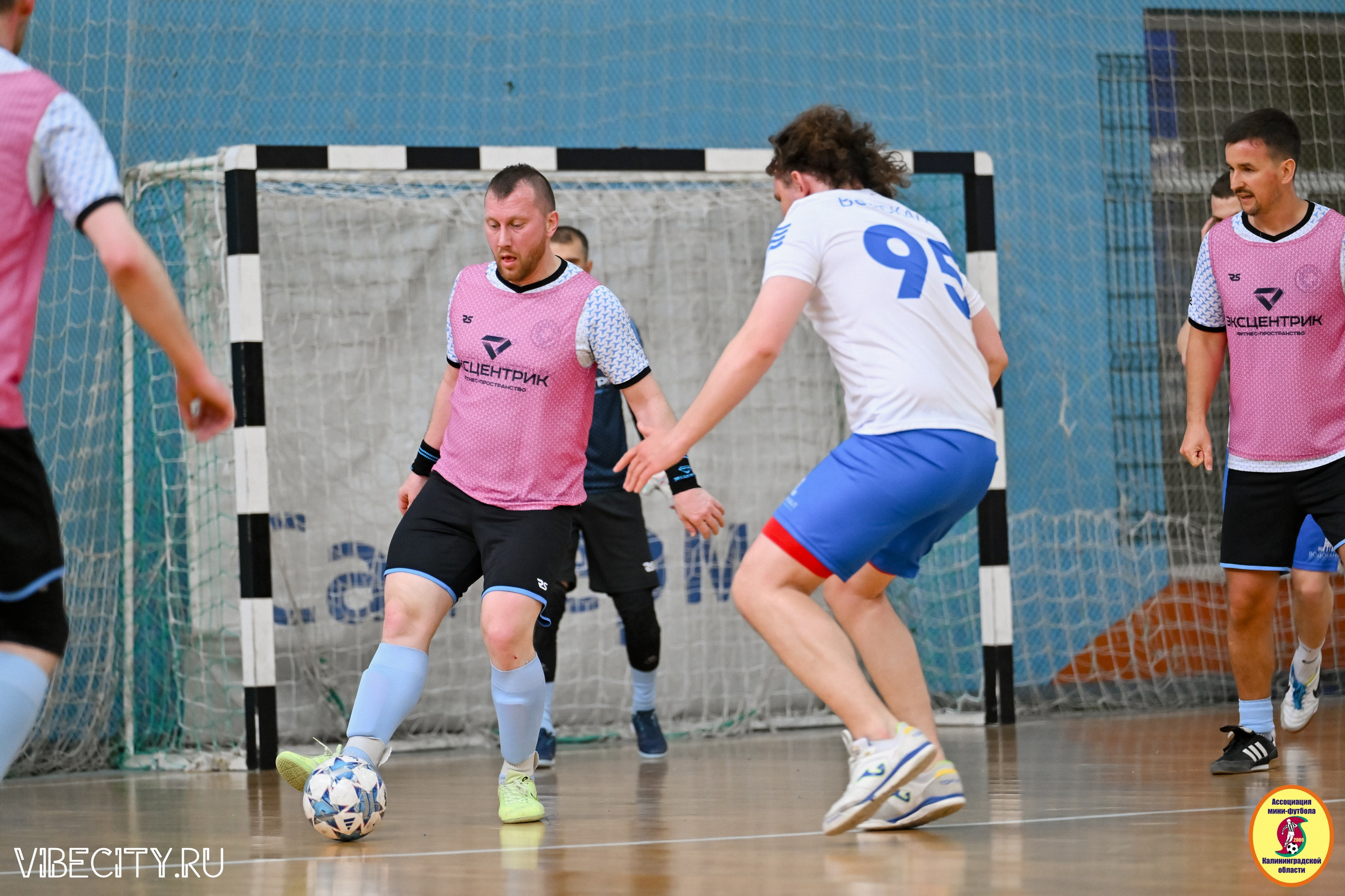 8 тур Корпоративной Бизнес-Лиги по футзалу. VIBECITY.RU Вайб Сити Ру Фоторепортажи Фотоотчеты Калининград