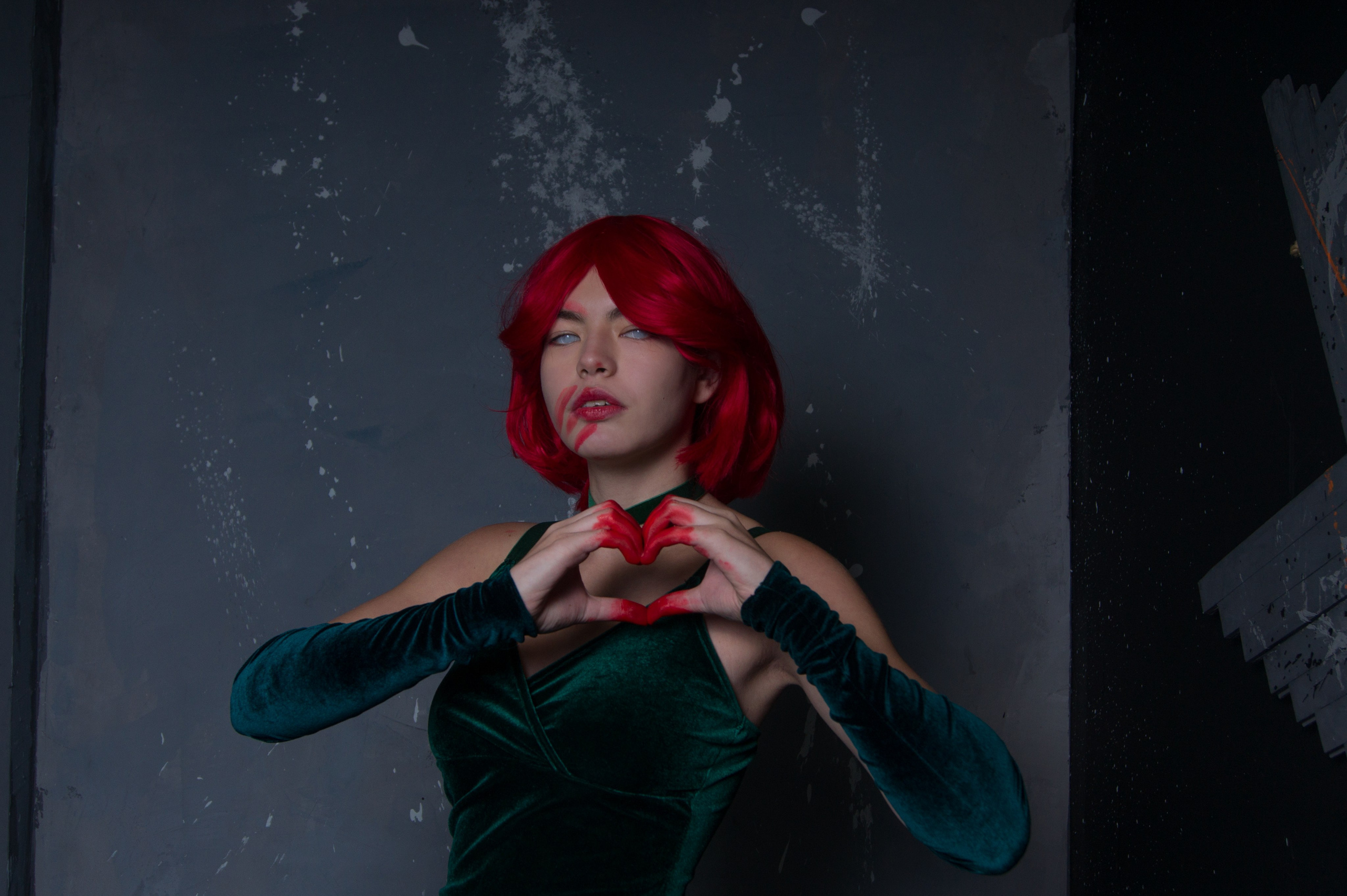 Юля Пчелкина (Персонаж Bubble Comics). Главная