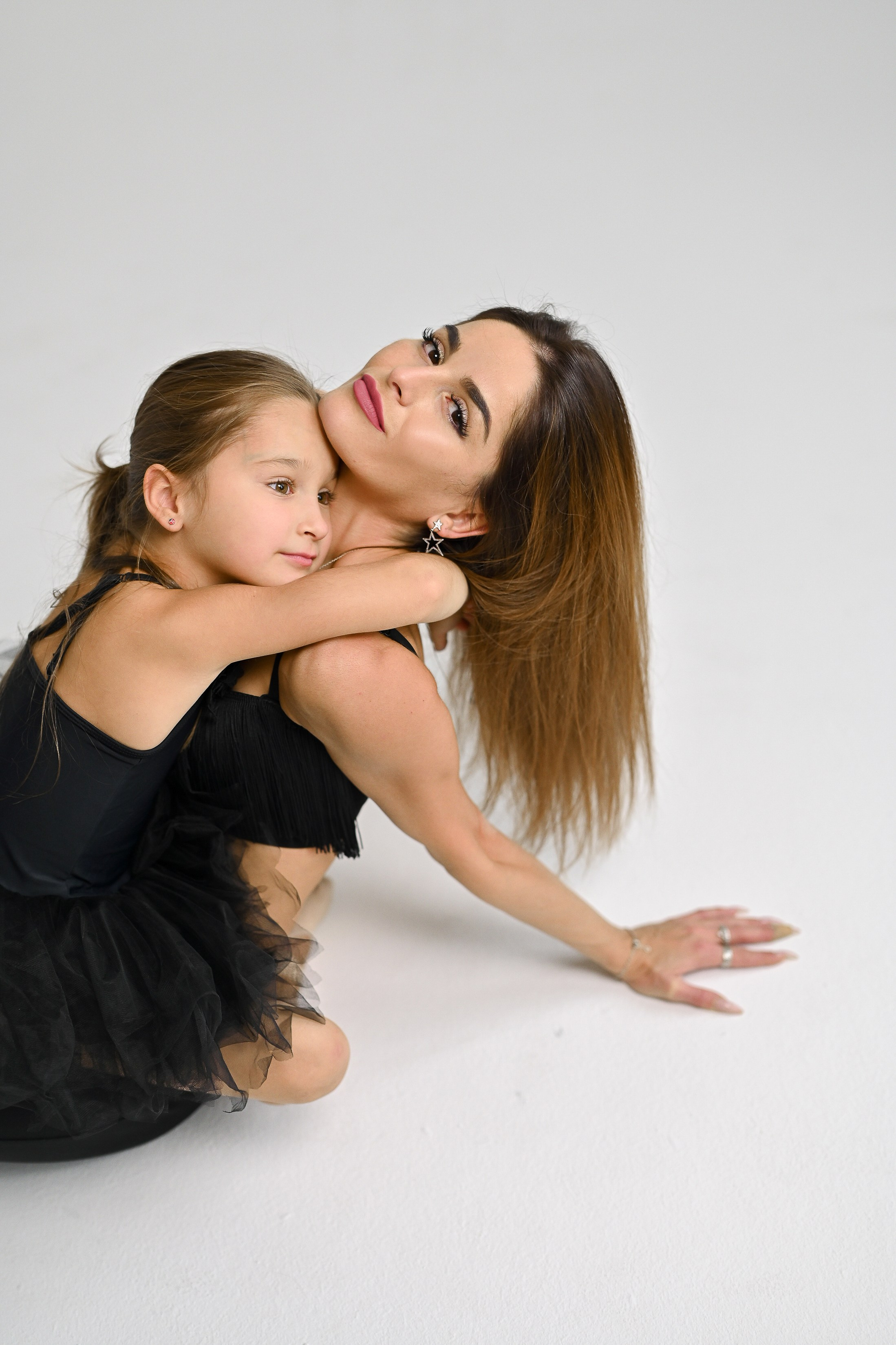 Фотосессия мамы и дочки в студии 13point. Semerlina.ru