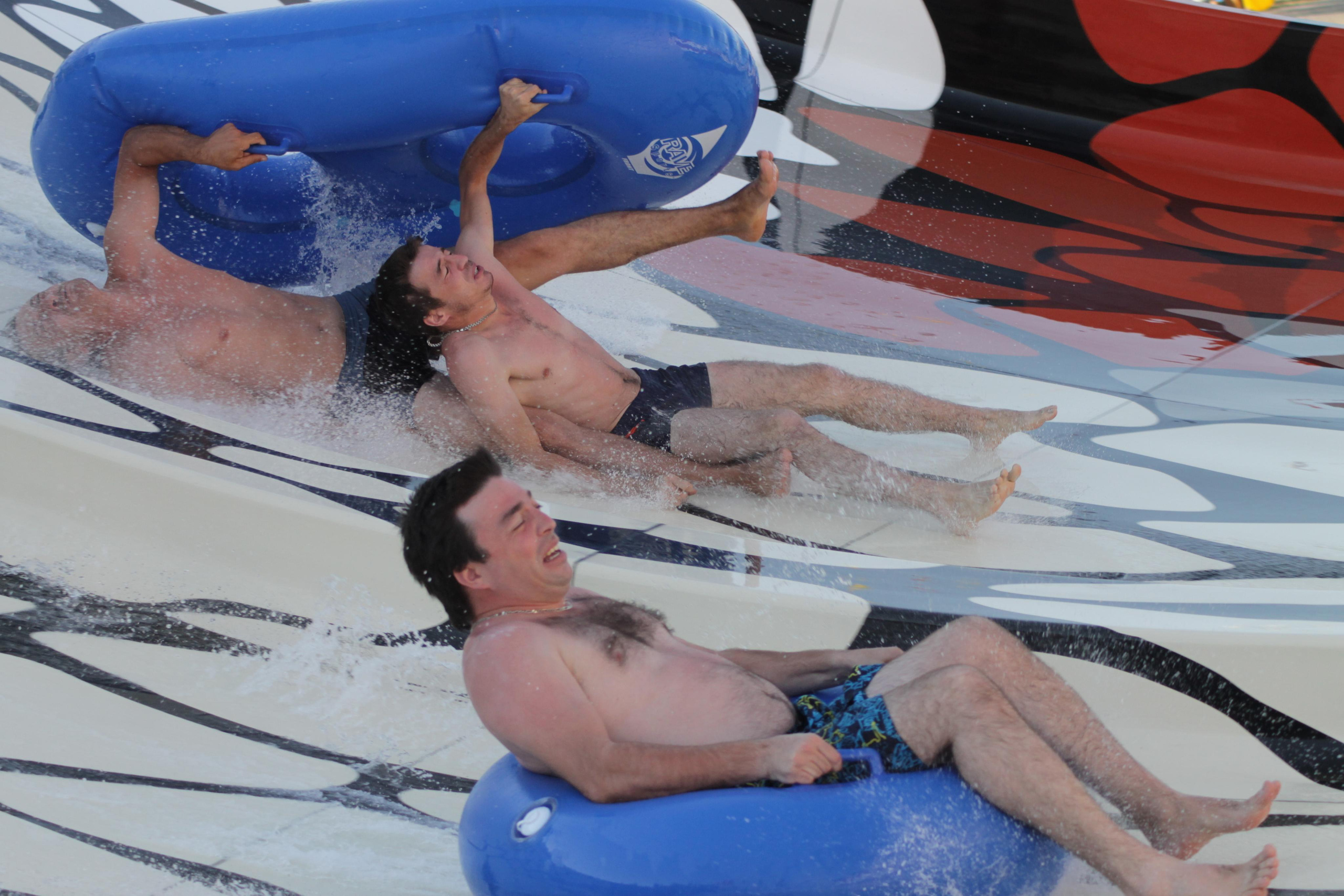 Вольт. Репортажный фотограф Антон Лаврененков