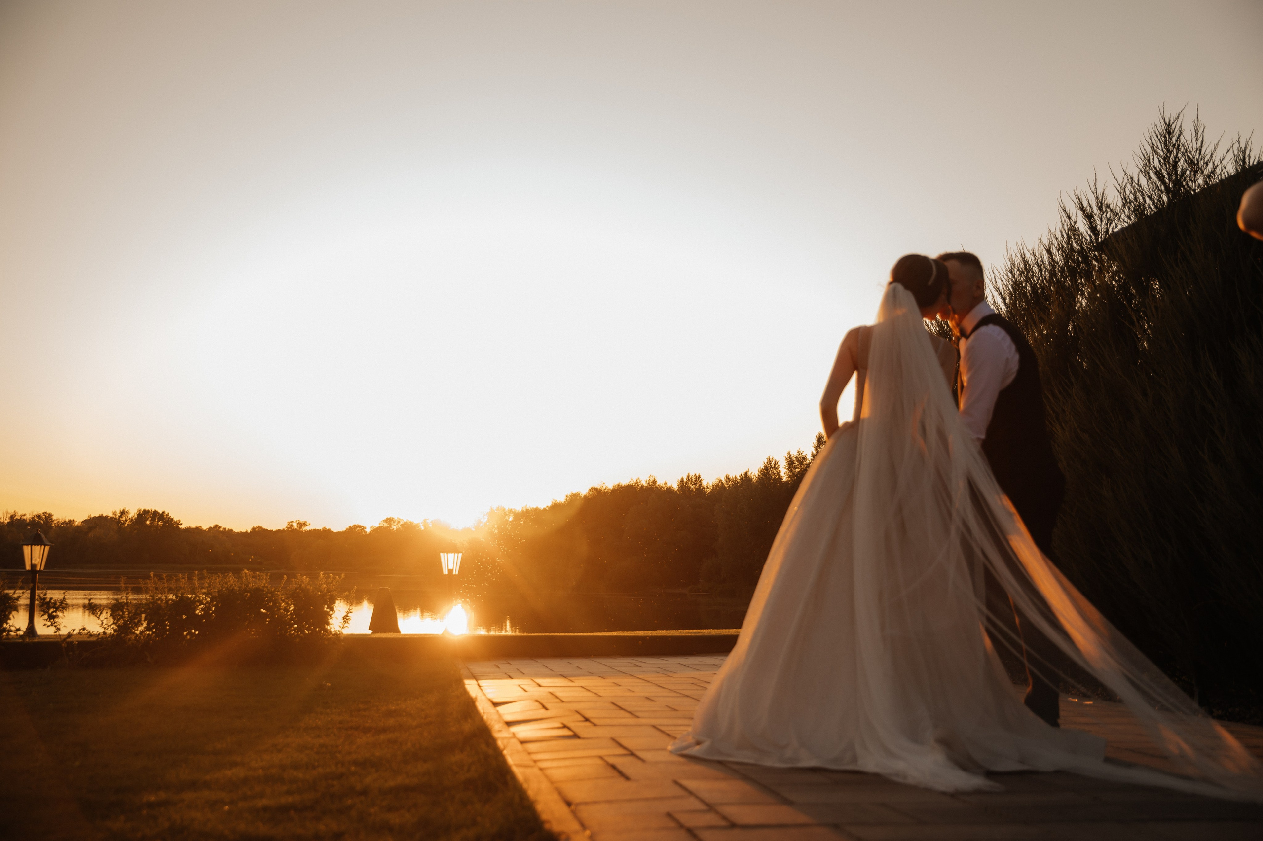 Wedding «Sunlight». Свадебные фотограф и видеограф Наталья и Анатолий Новиковы СПб