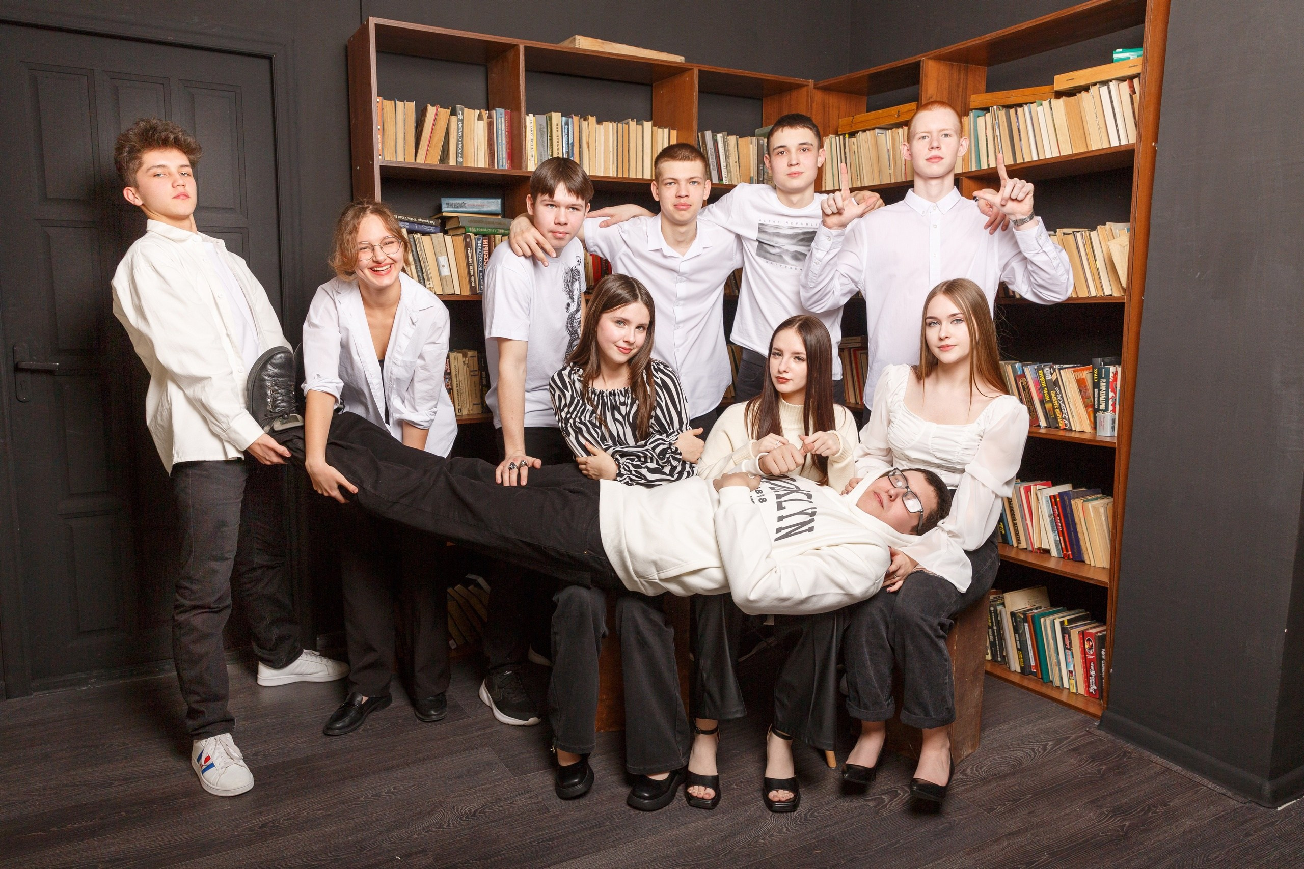 Выпускной альбом Ульяновск. SchoolBook — Выпускные альбомы| Школьный фотограф в Ульяновске