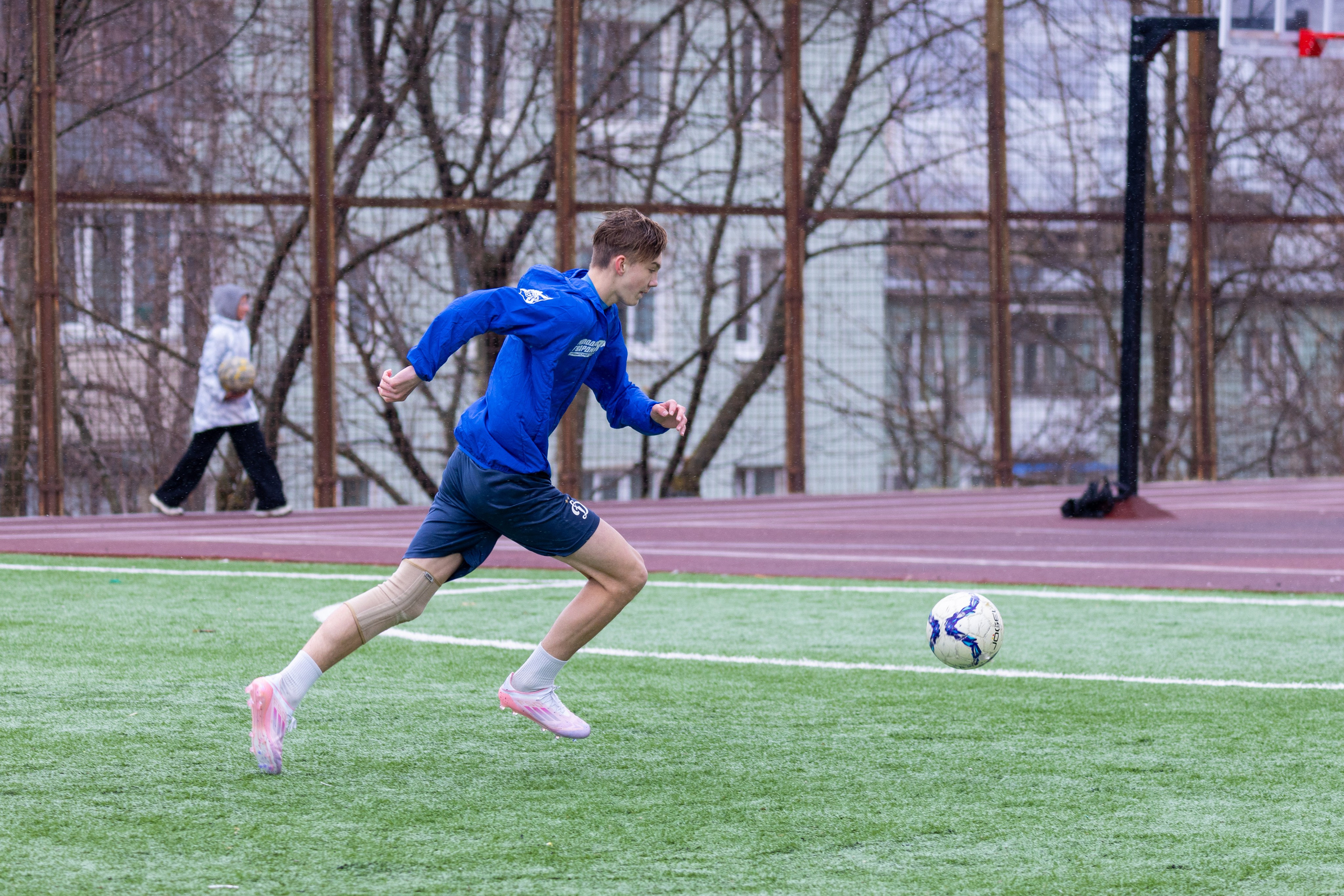 Товарищеский матч по футболу между ФК «Молодая Гвардия» и ФК «Культура». Олег Катакинов| Репортажный фотограф в городе у моря (Владивосток)