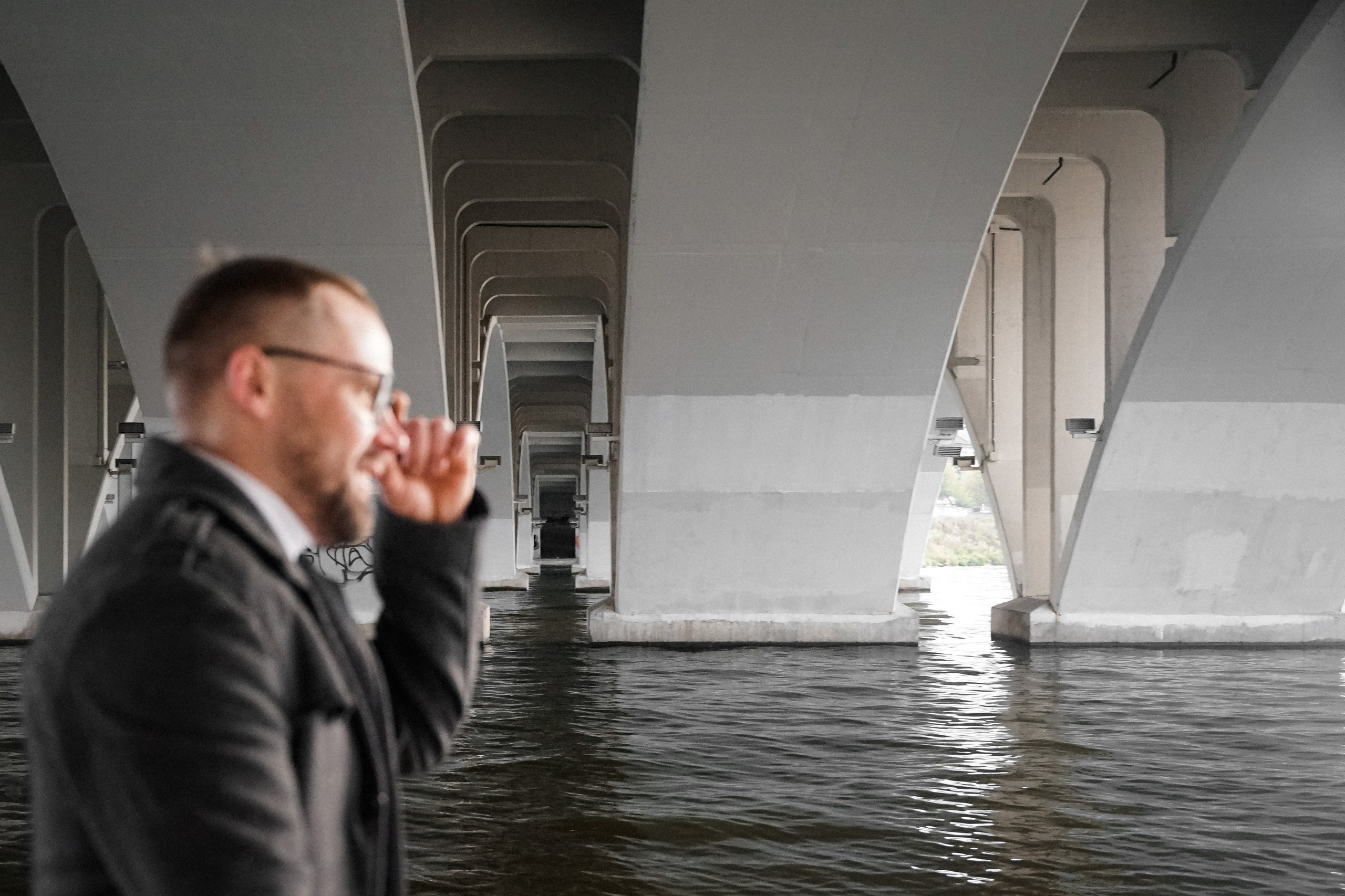 Прогулочная фотосессия для мужчины