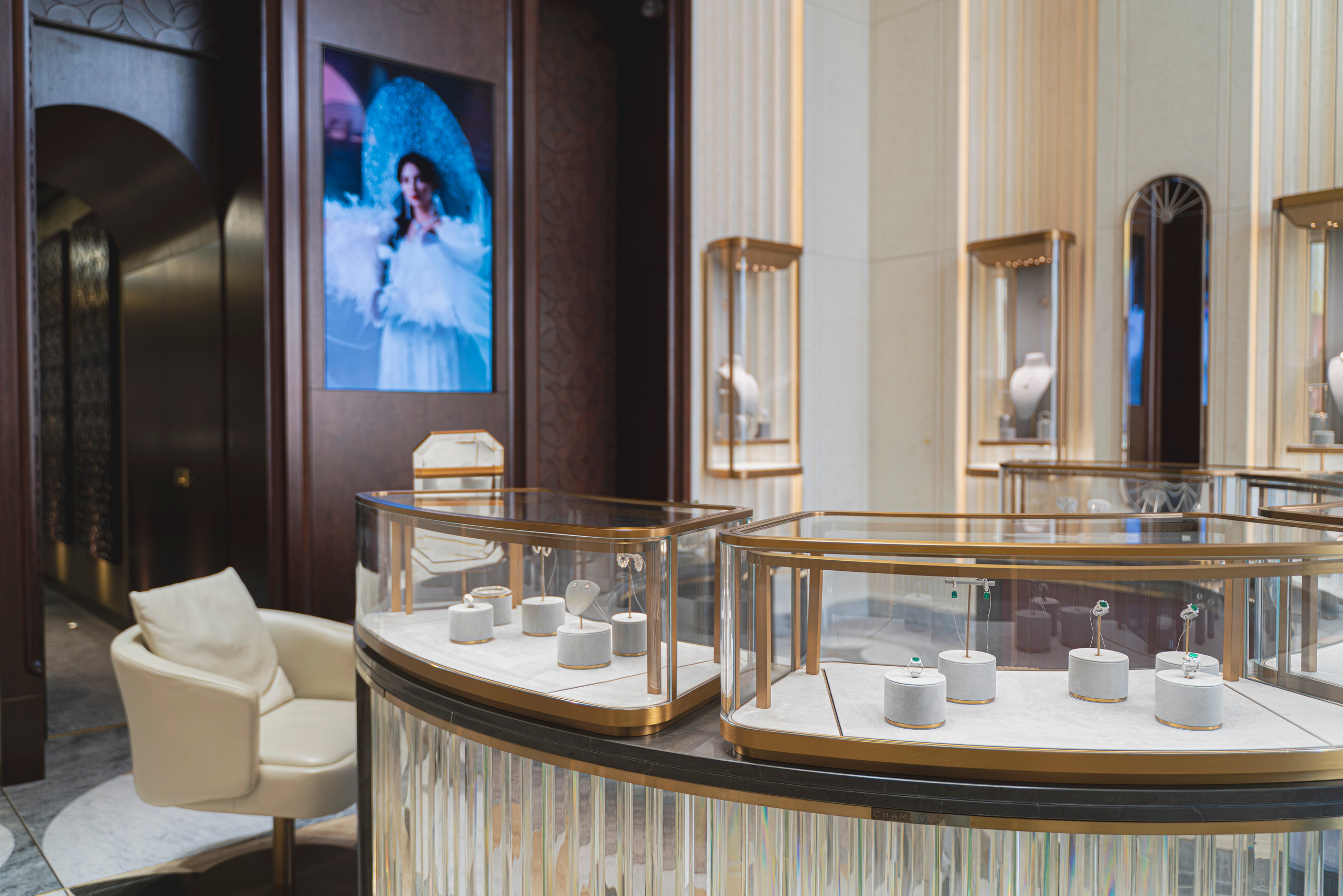 КАМ. Ювелирный дом CHAMOVSКIKH. Видеограф для бизнеса в Санкт-Петербурге — съёмка производств, выставок, B2B