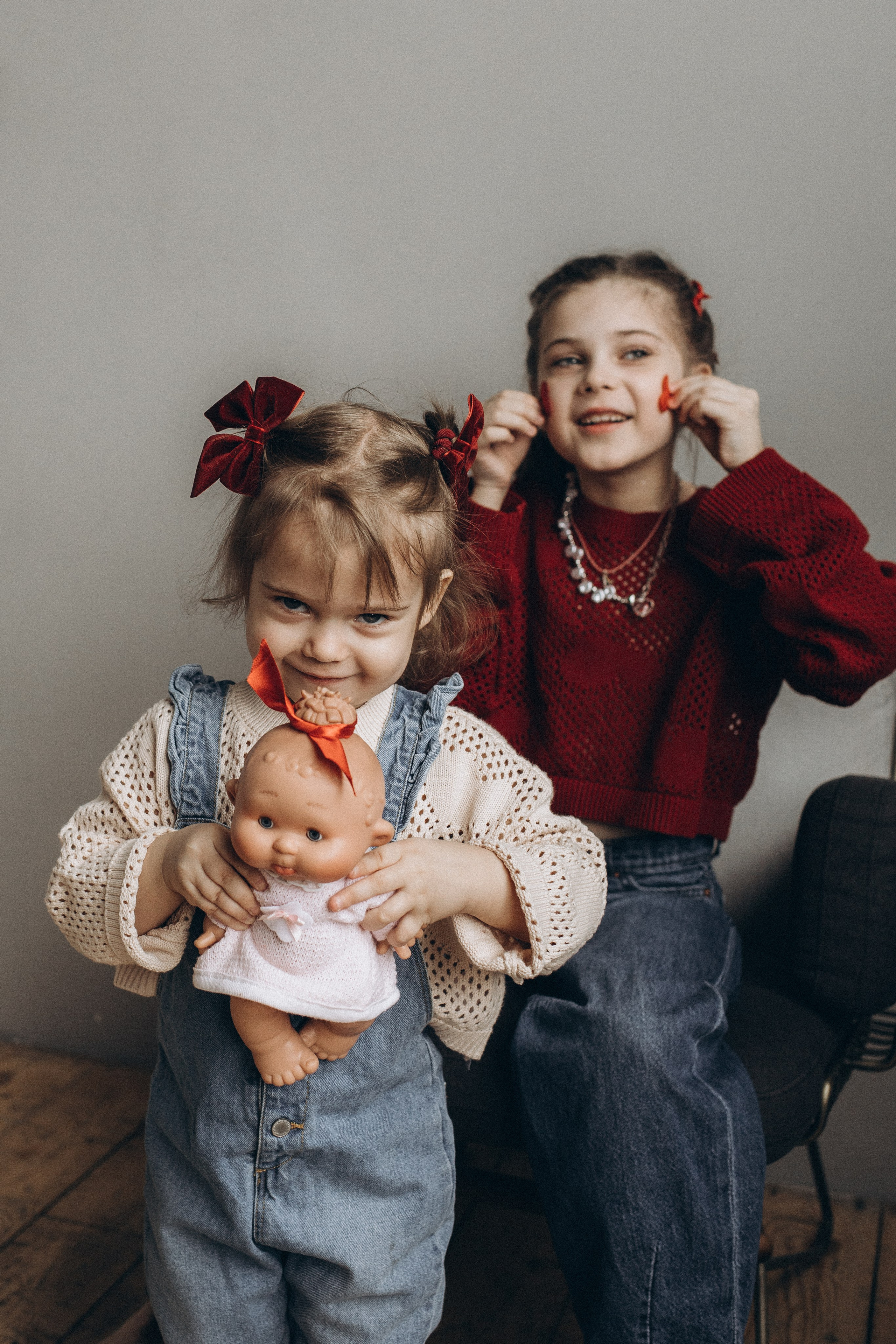 Евгения, Светлана, Лиза, Даша и Софа. Главная