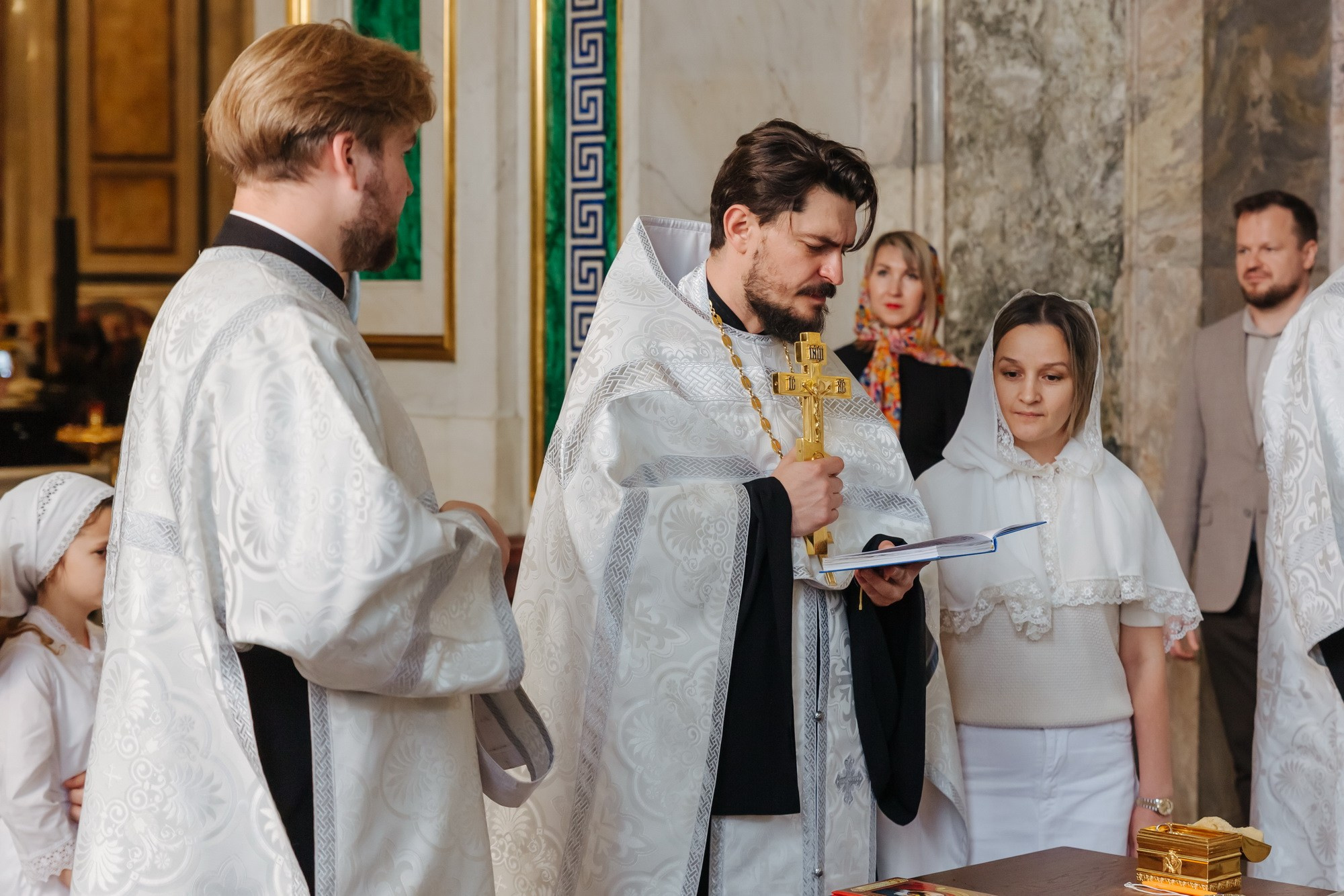 Крещение индивидуальное Исаакиевский собор. Фотограф крещение венчание в Петербурге! Помогает подобрать храм и посоветовал душевного батюшку в СПб