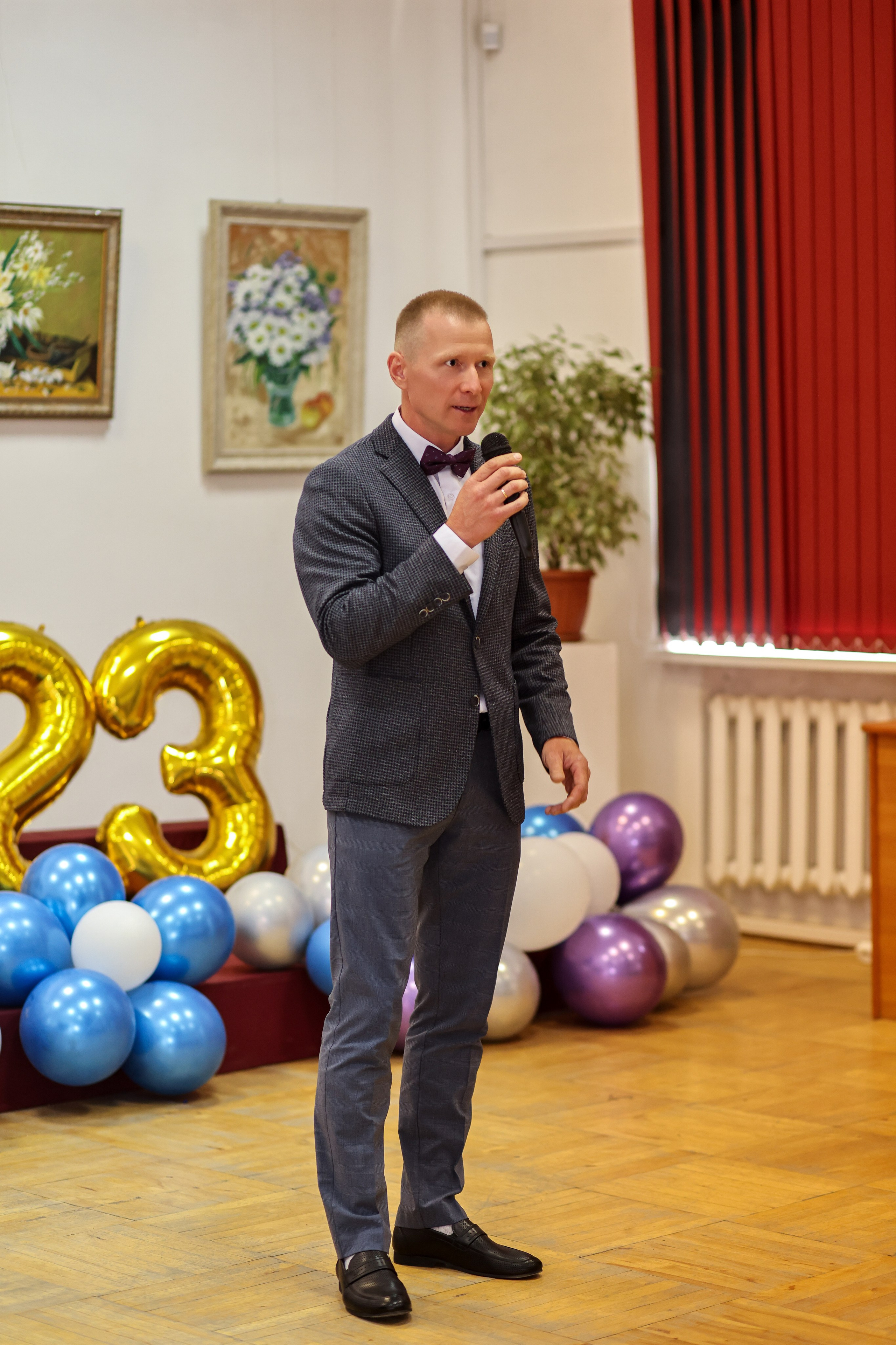 Вручение аттестатов. Школа № 7, выпускники 11 класса 2023 г. Студия выпускных альбомов Остров